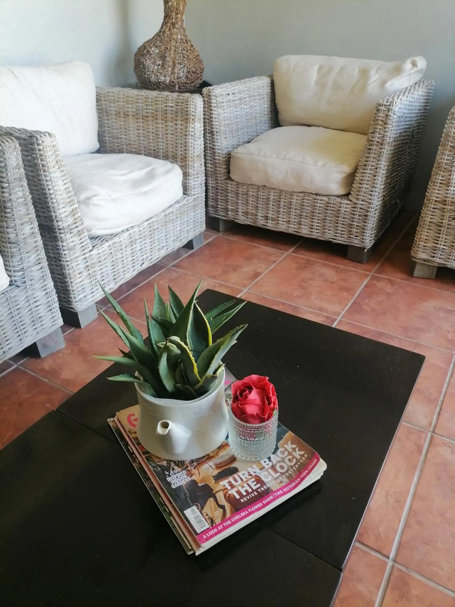 Seating area in Daisy Country Lodge