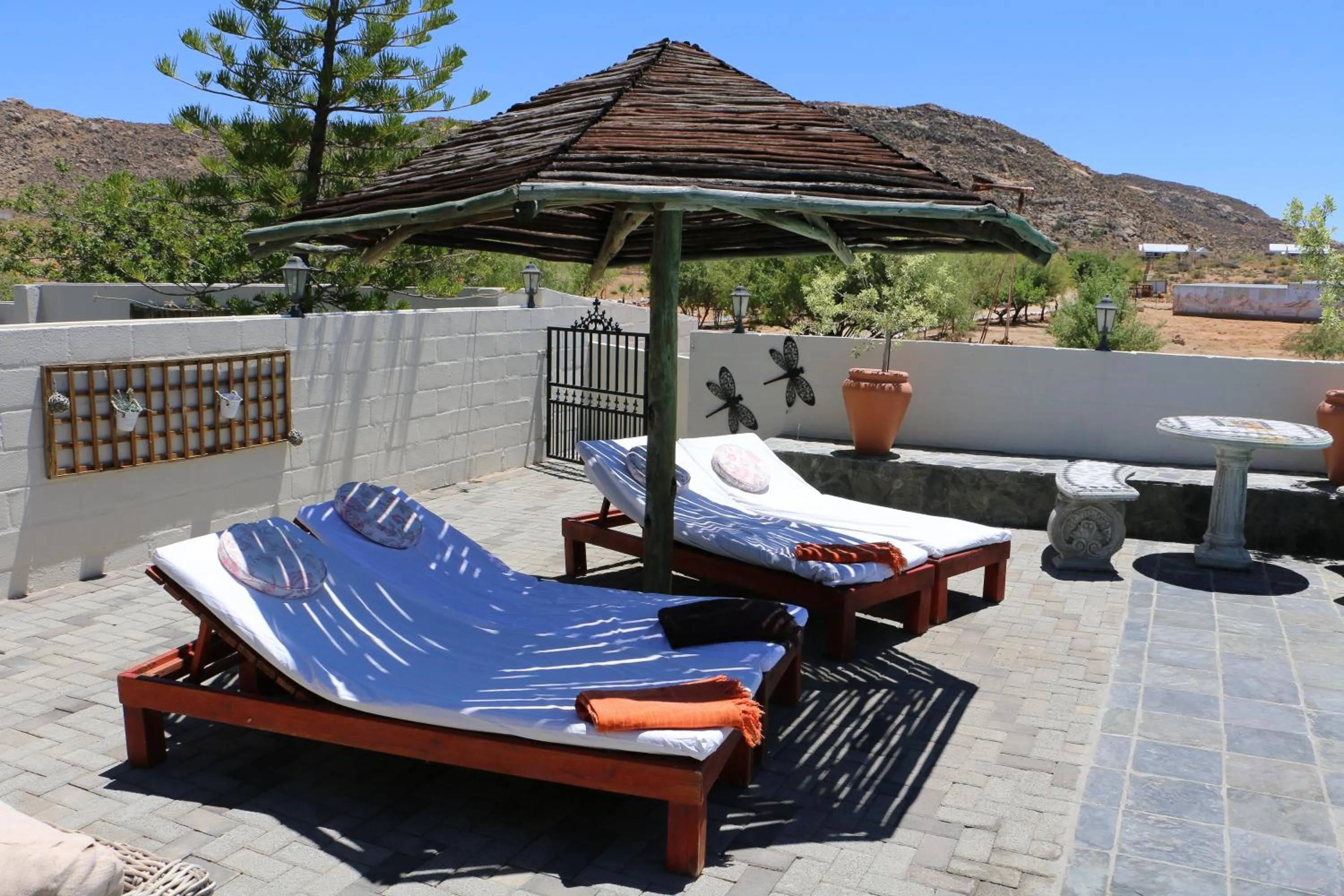 Swimming pool in Daisy Country Lodge