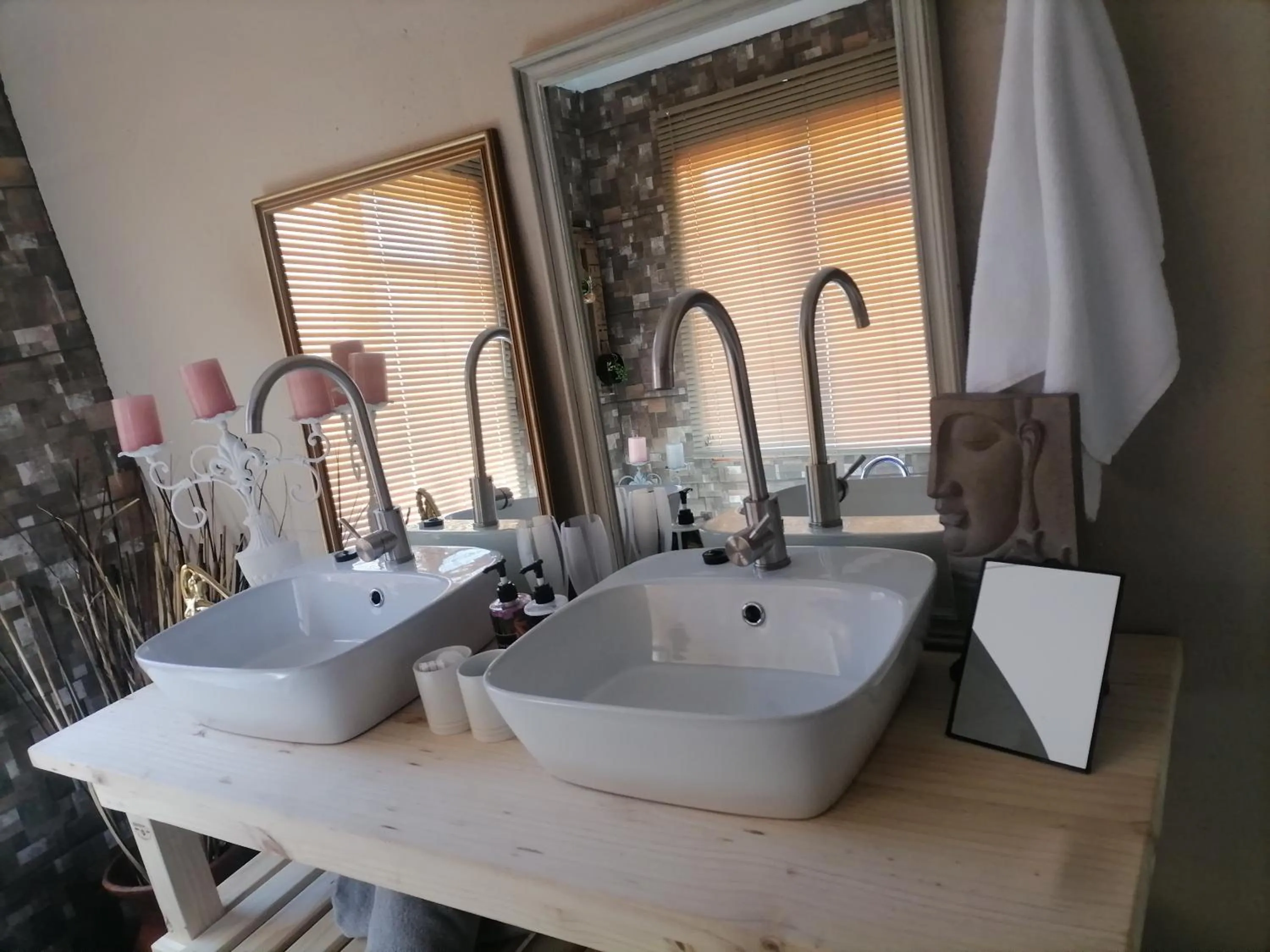 Bathroom in Daisy Country Lodge