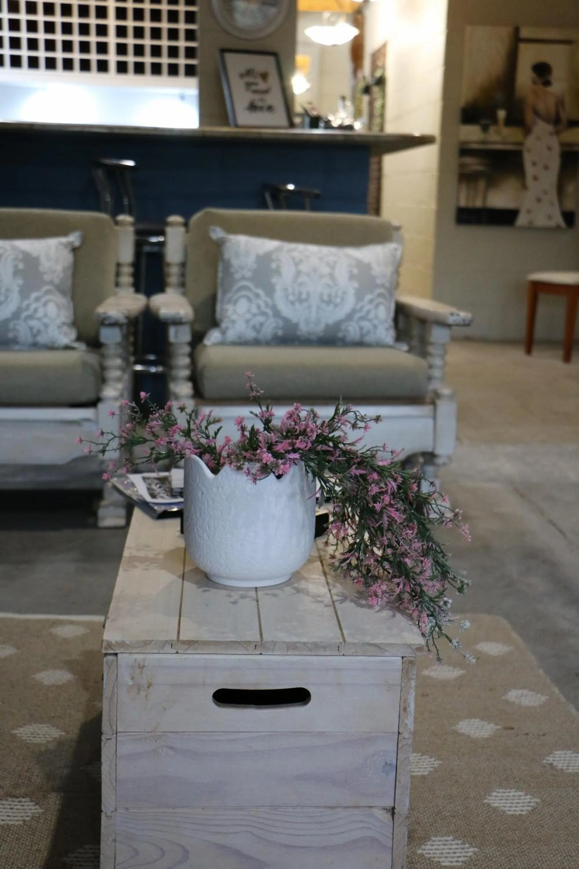 Seating area in Daisy Country Lodge