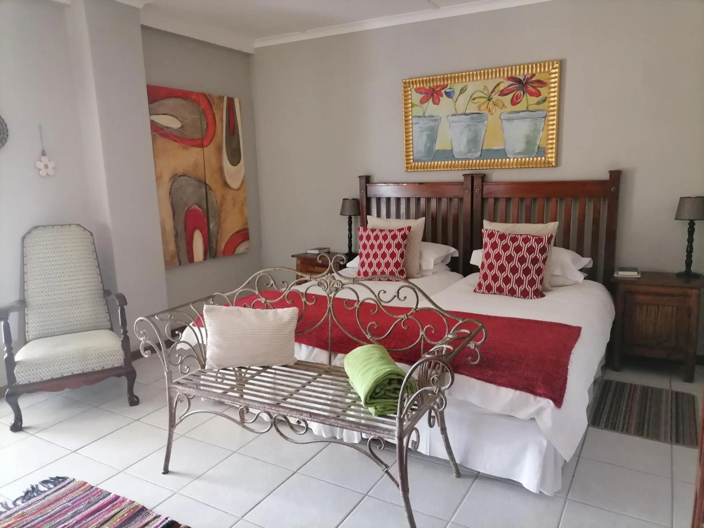 Bedroom, Bed in Daisy Country Lodge