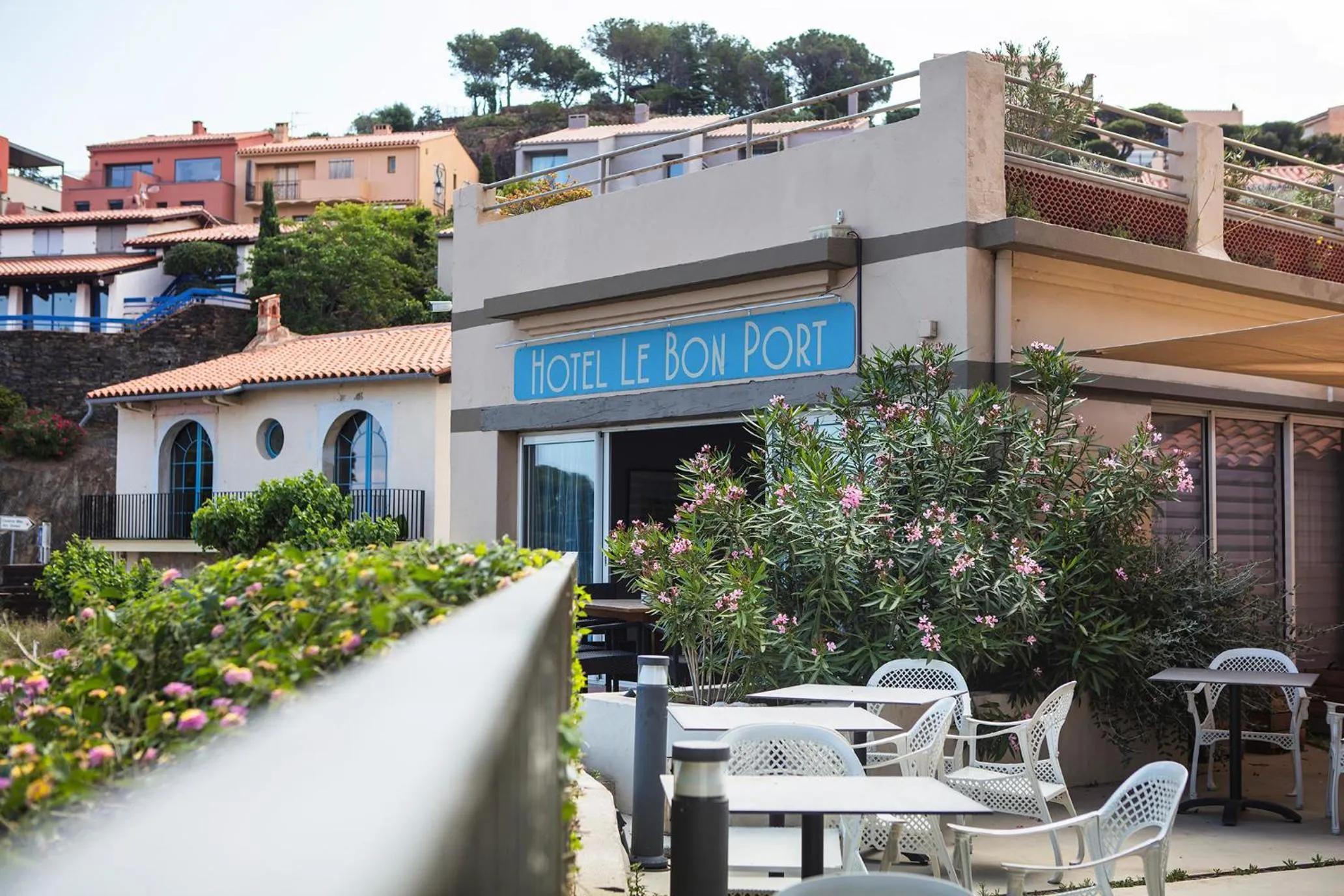 Property logo or sign in Hotel Le Bon Port