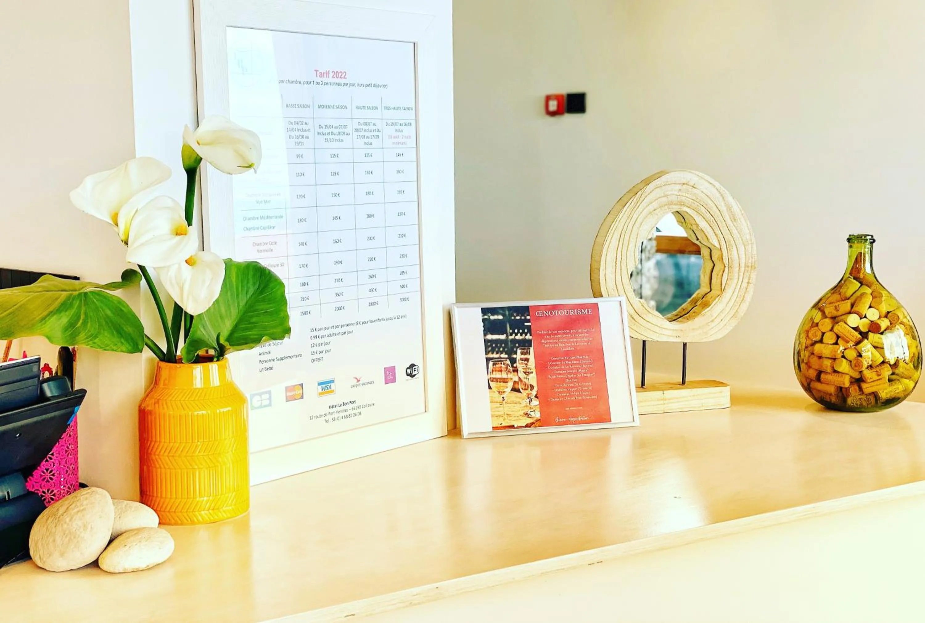 Lobby or reception in Hotel Le Bon Port