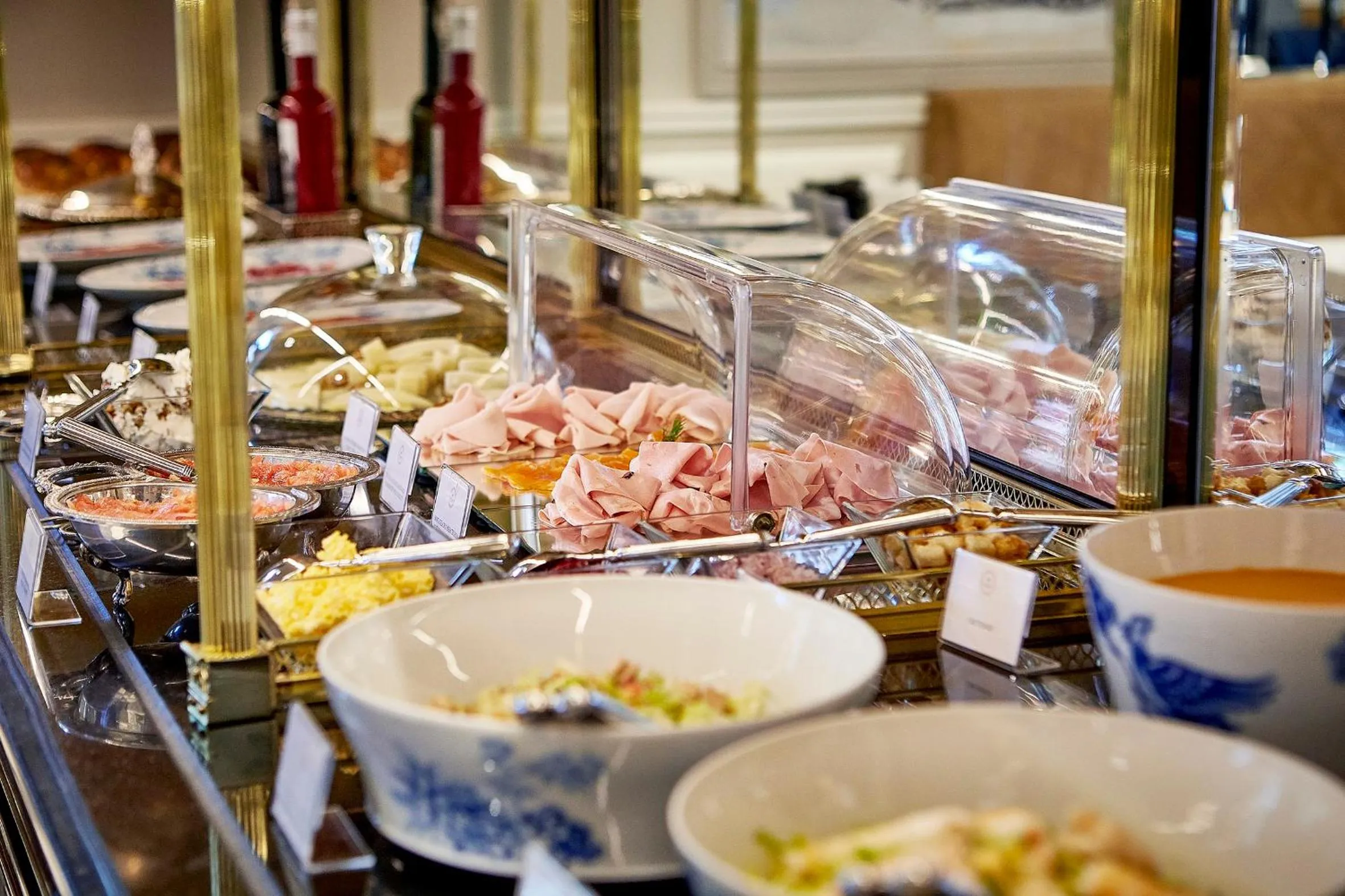 Food in Relais & Châteaux Heritage Hotel