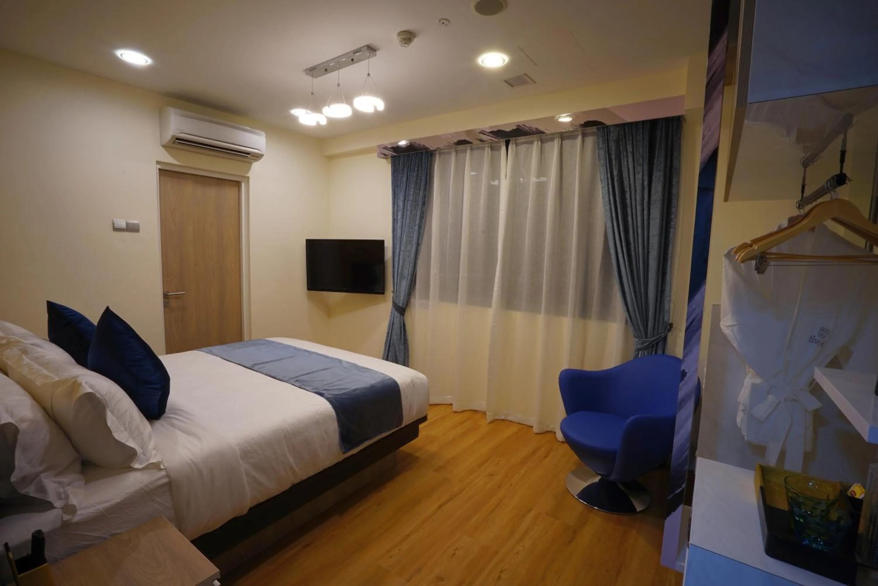 Photo of the whole room, Bed in five6 Hotel Splendour