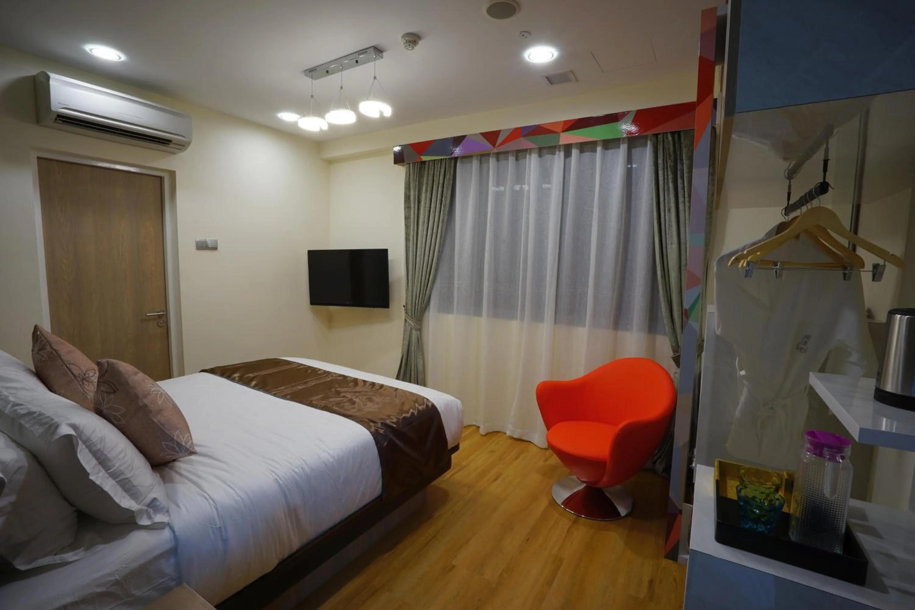 Photo of the whole room, Bed in five6 Hotel Splendour