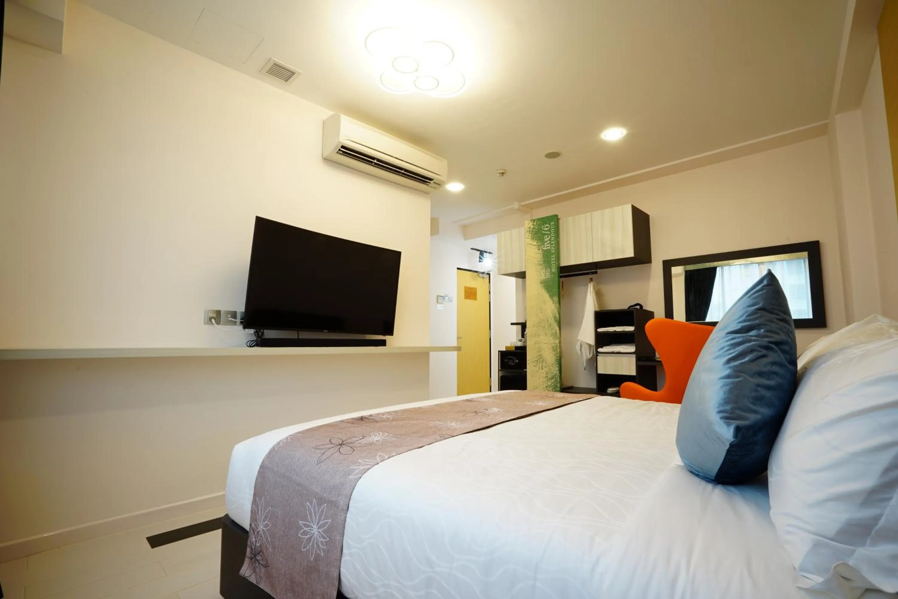 Bed in five6 Hotel Splendour