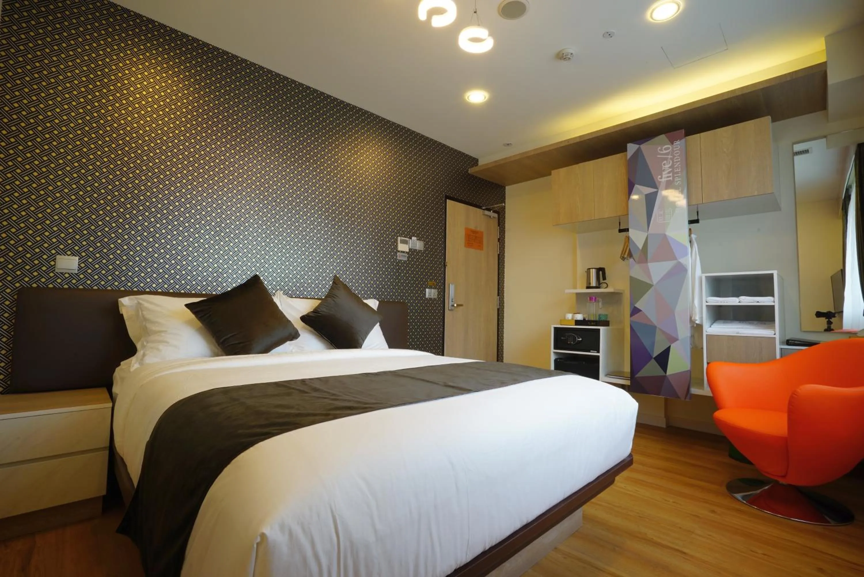 Bed in five6 Hotel Splendour