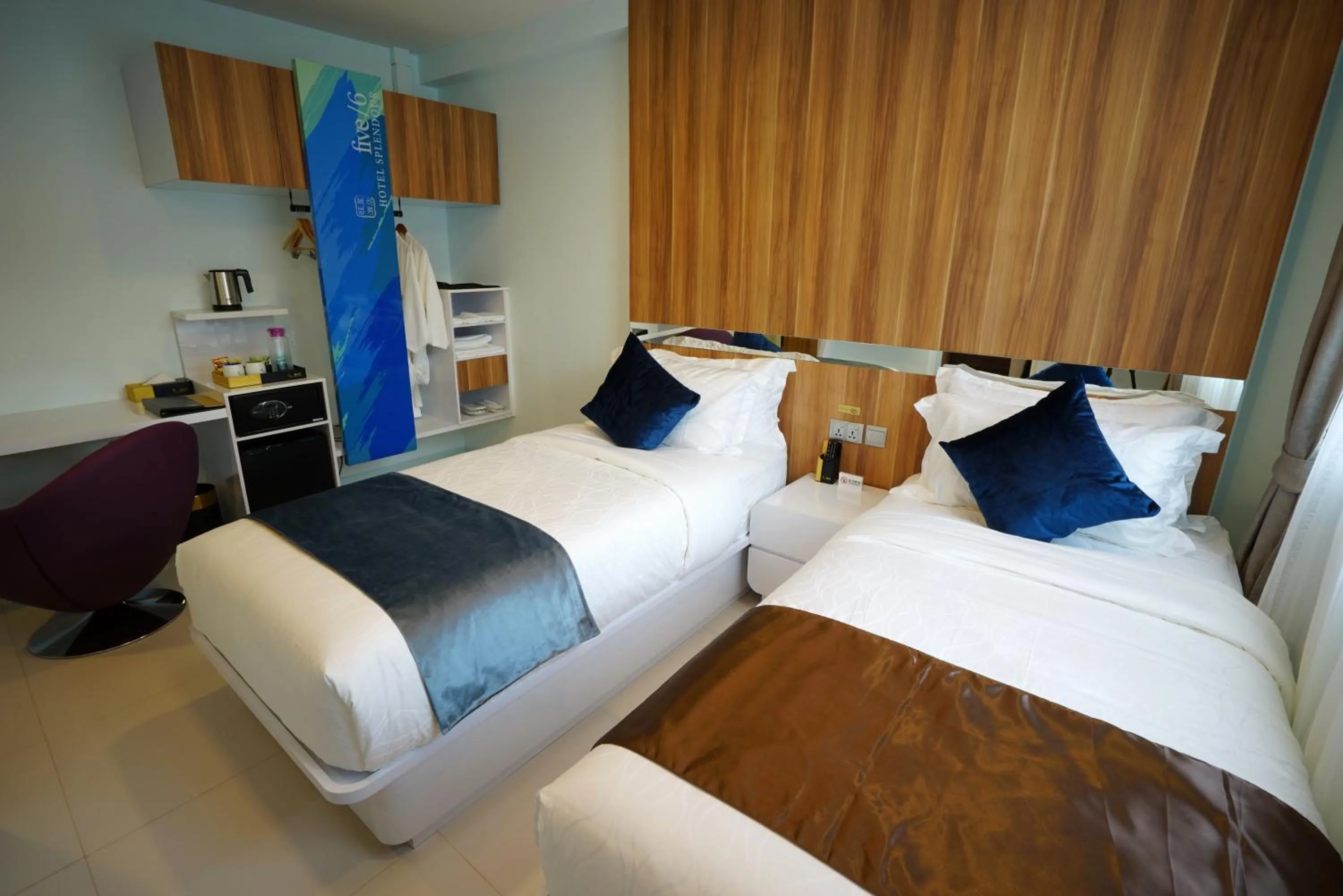 Bed in five6 Hotel Splendour