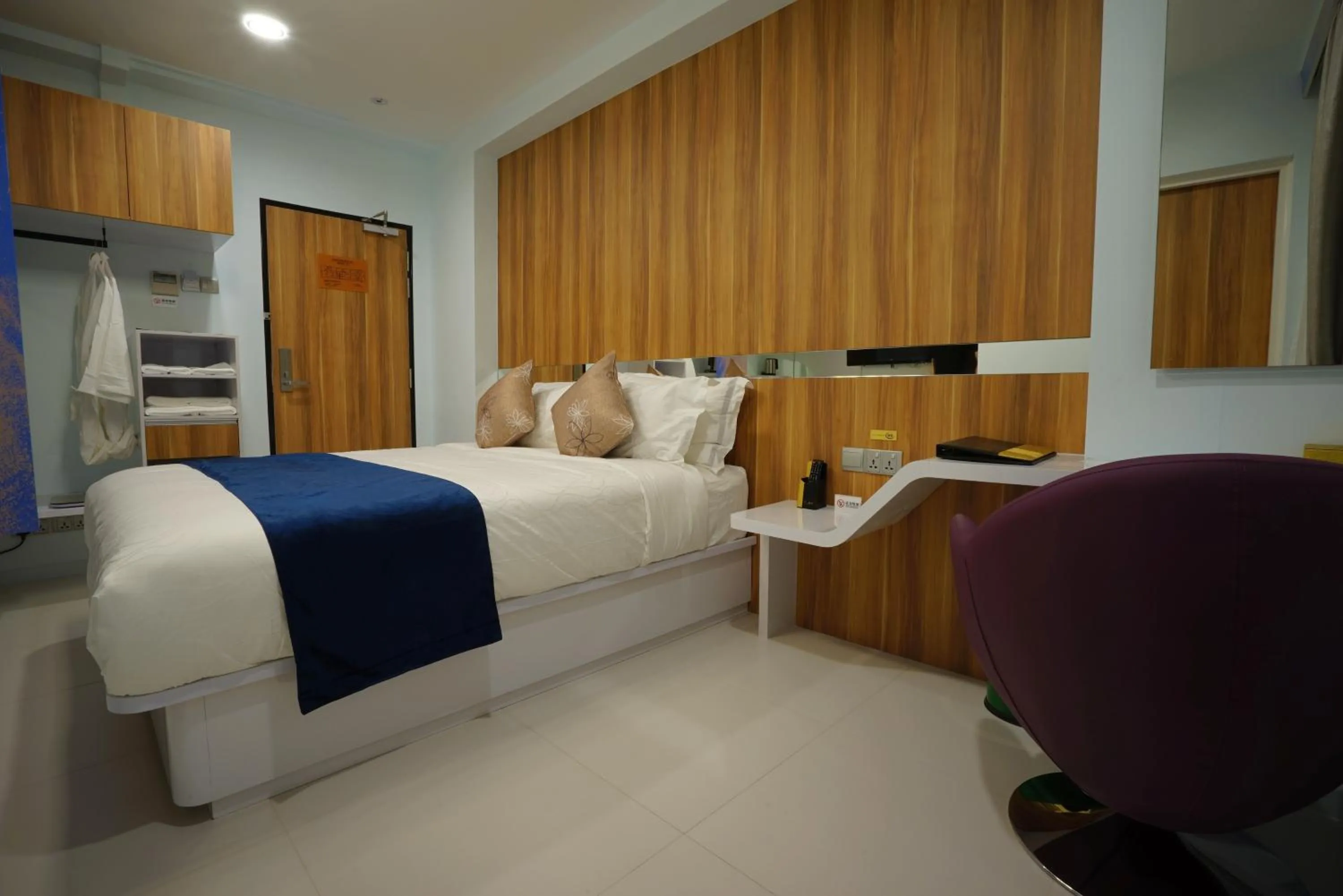 Photo of the whole room, Bed in five6 Hotel Splendour