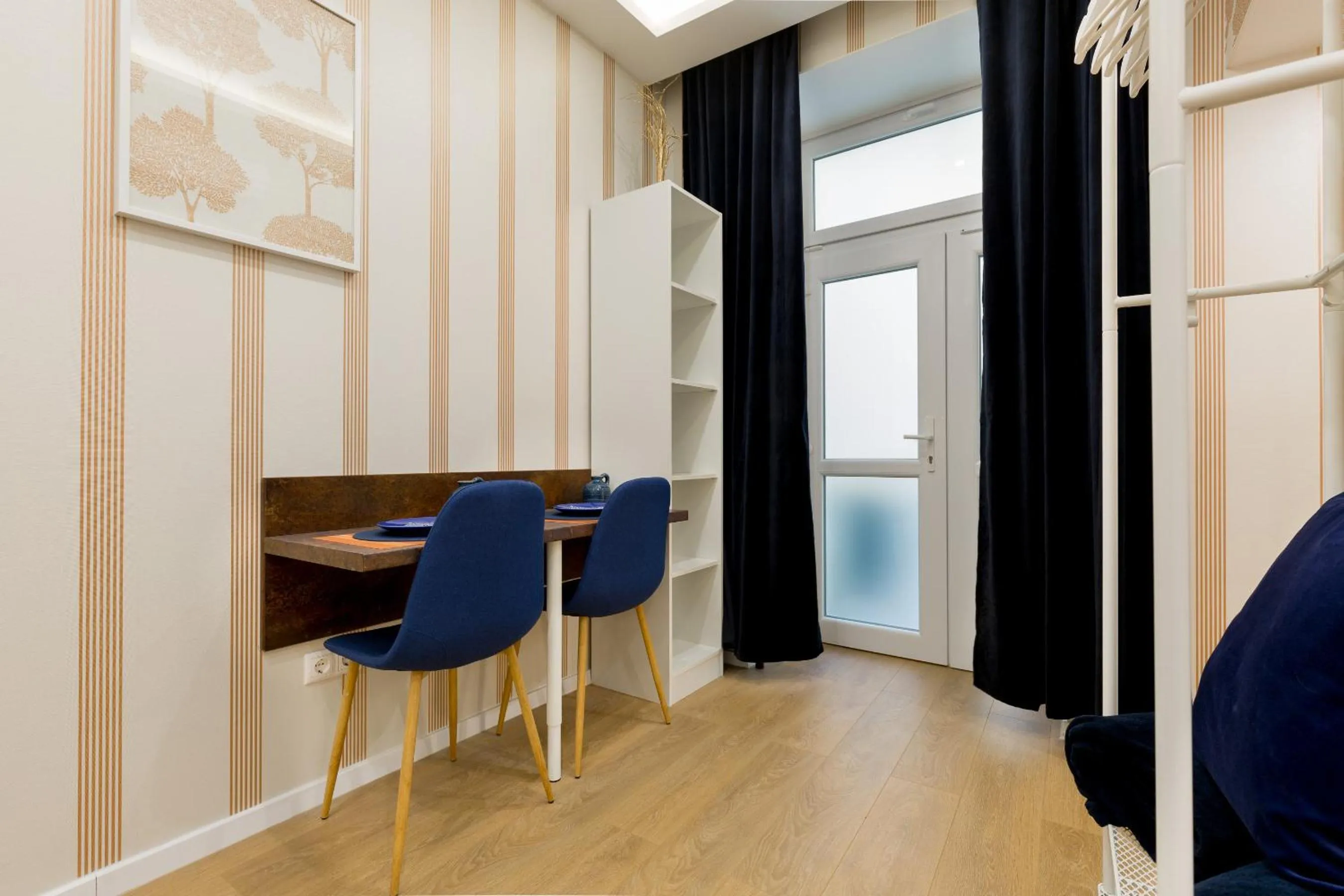 Photo of the whole room in Budapest Holidays Fashion