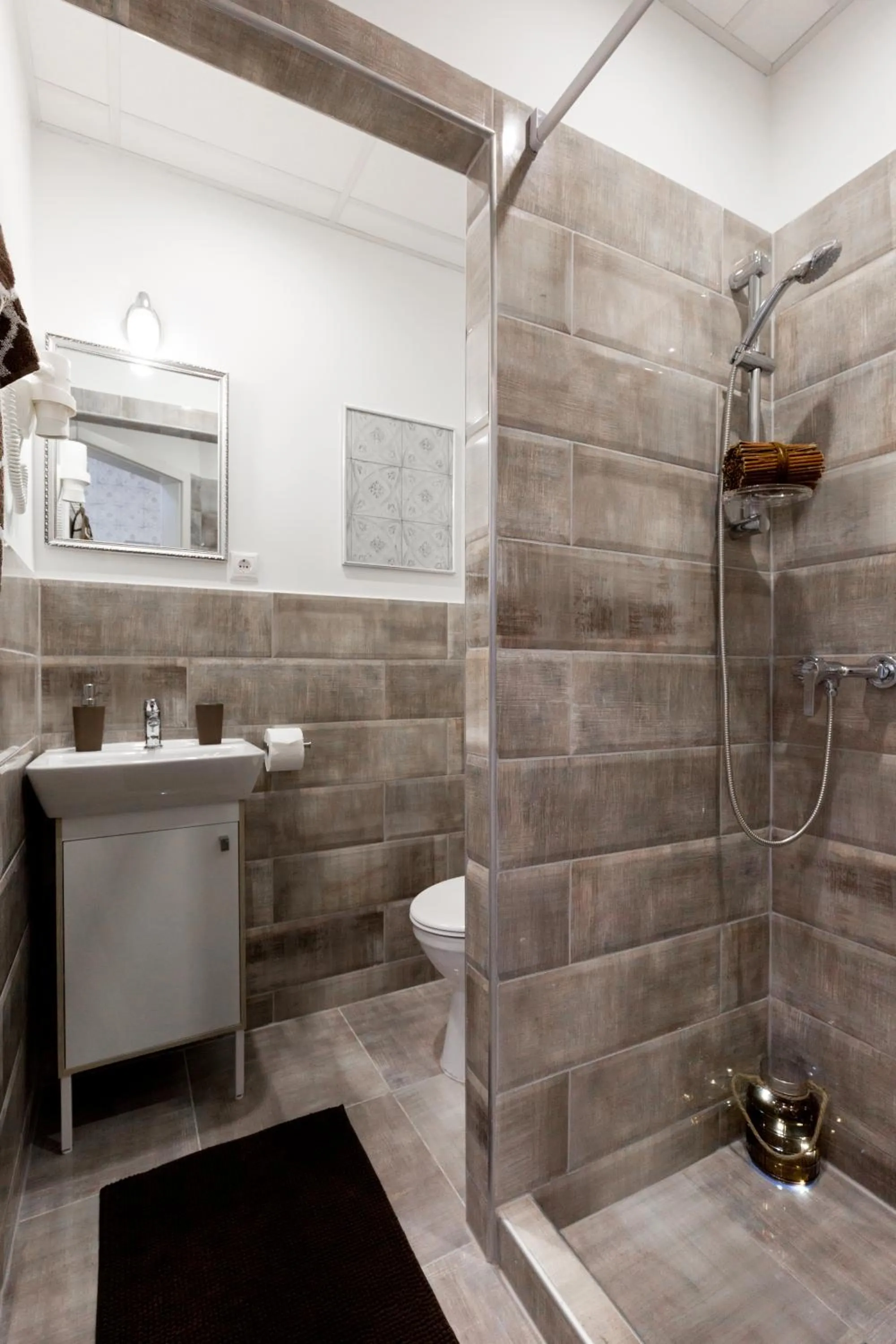 Bathroom in Budapest Holidays Fashion