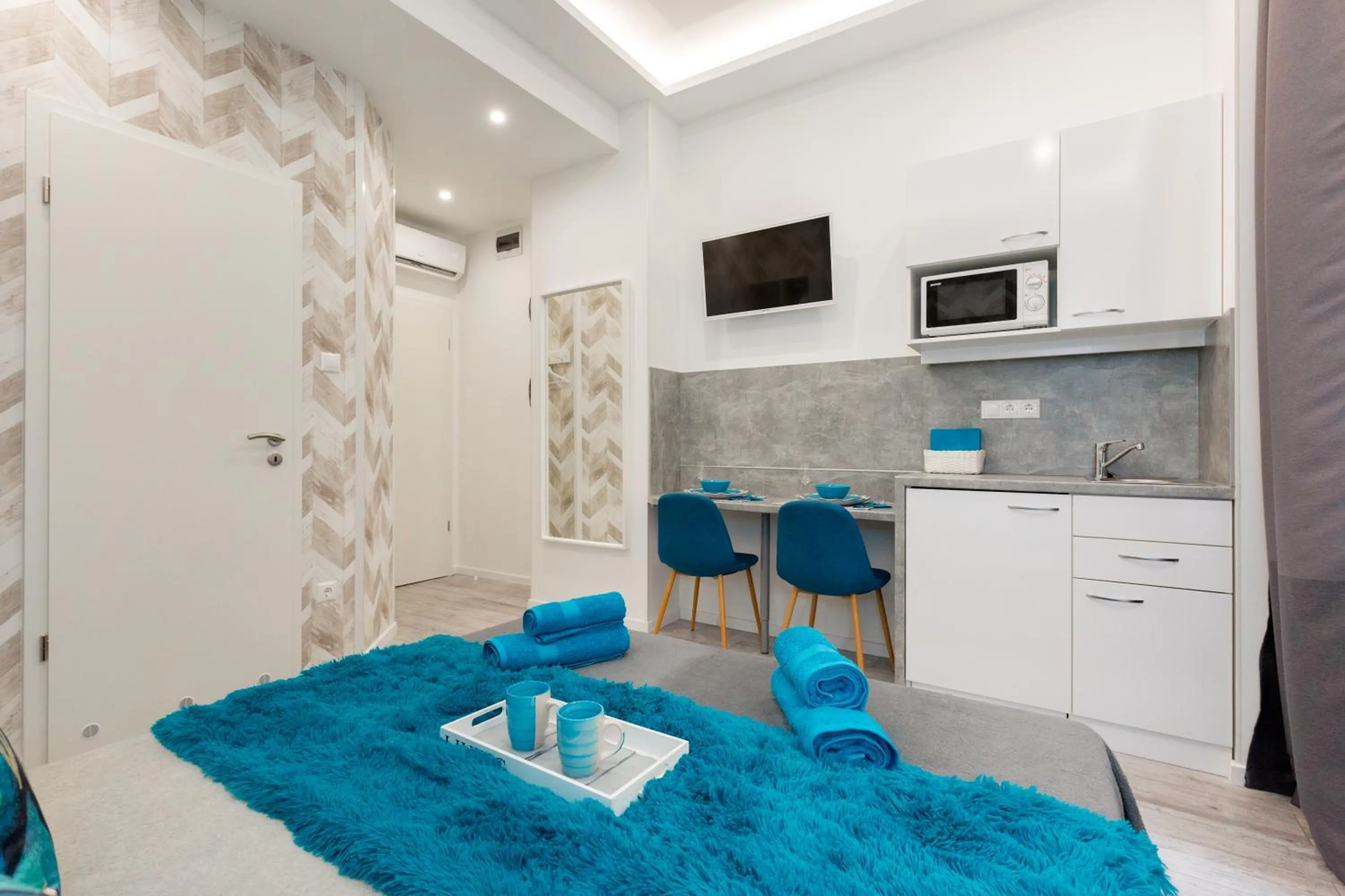 Photo of the whole room in Budapest Holidays Fashion