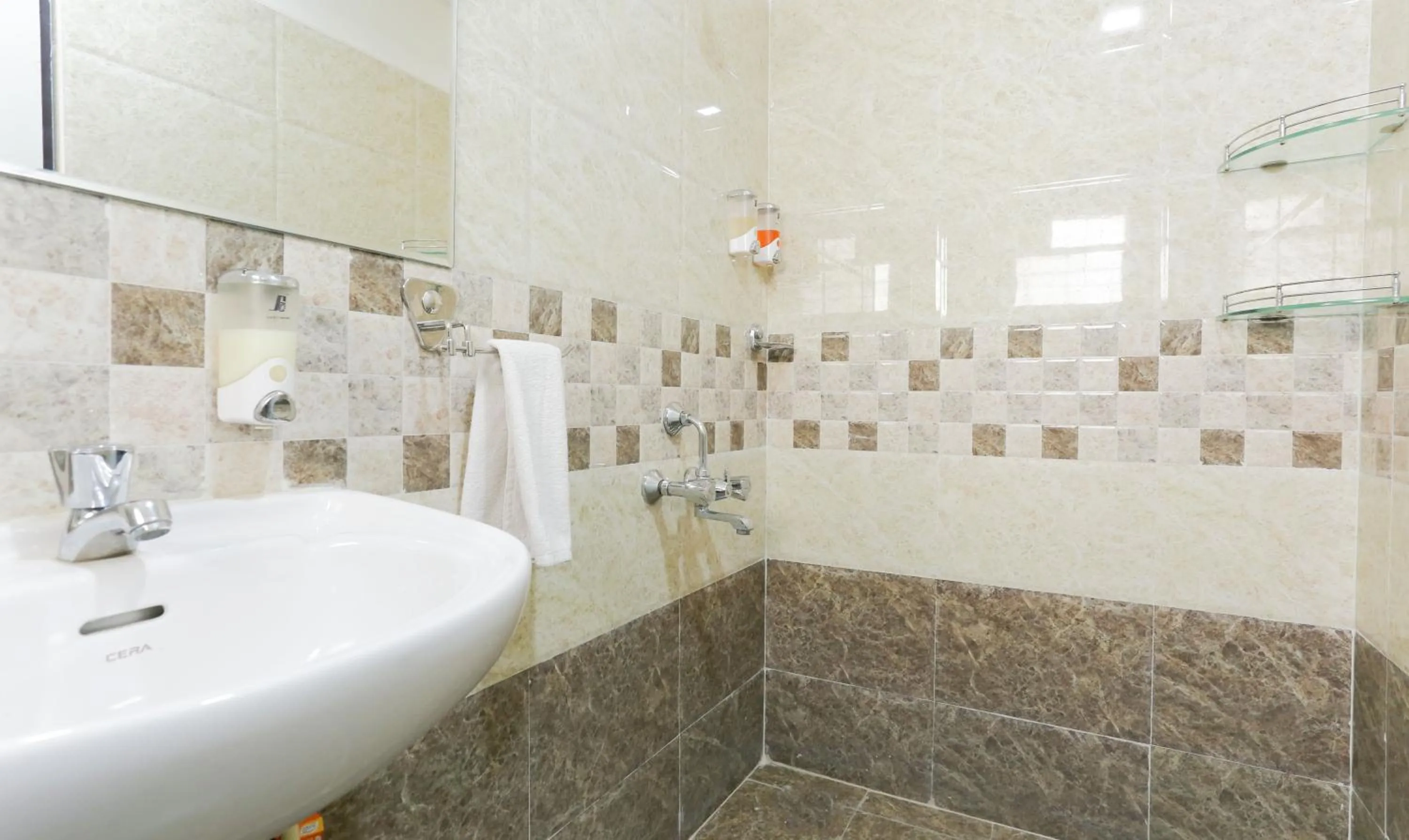 Bathroom in Itsy Hotels Worldtree Bellandur