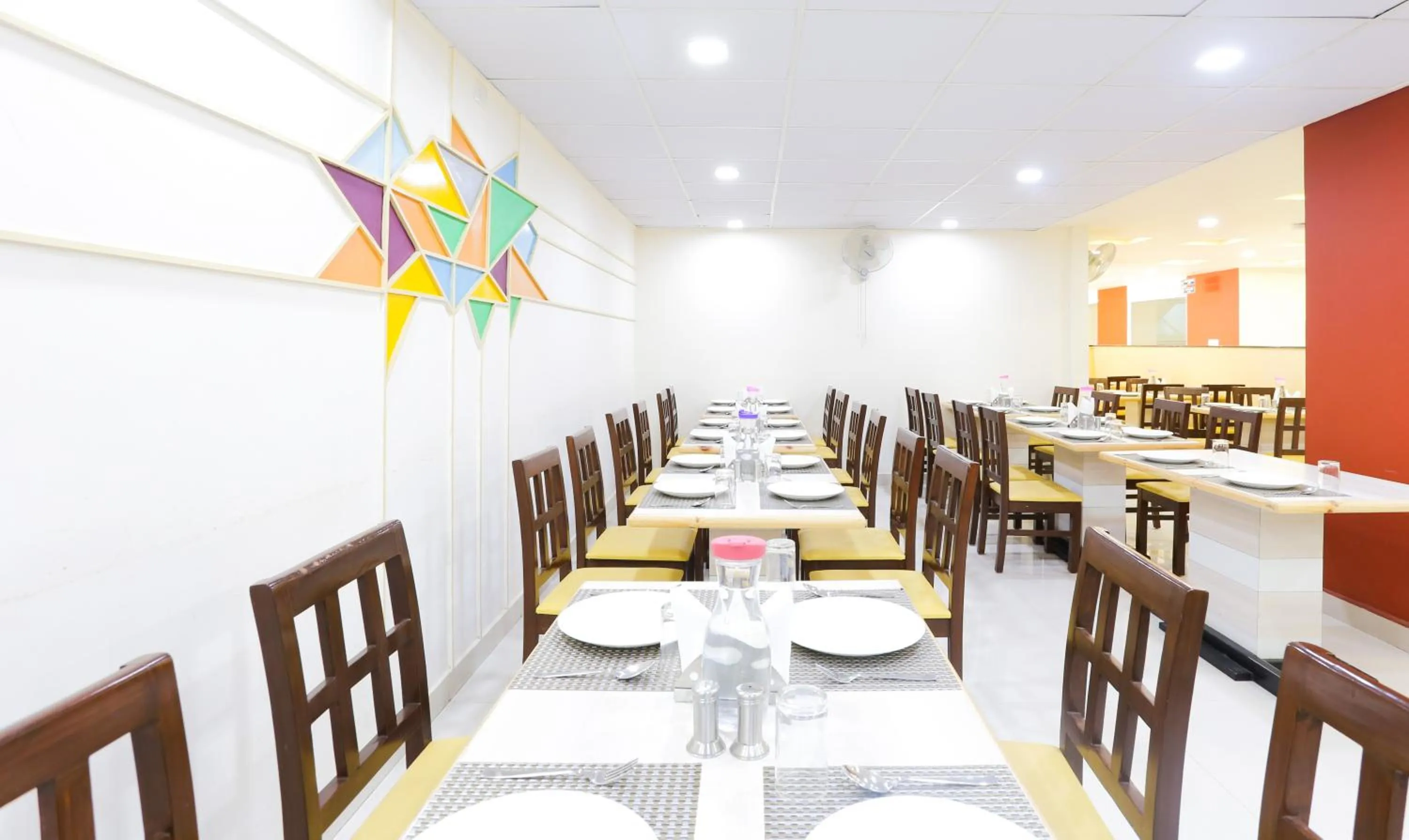 Restaurant/places to eat in Itsy Hotels Worldtree Bellandur
