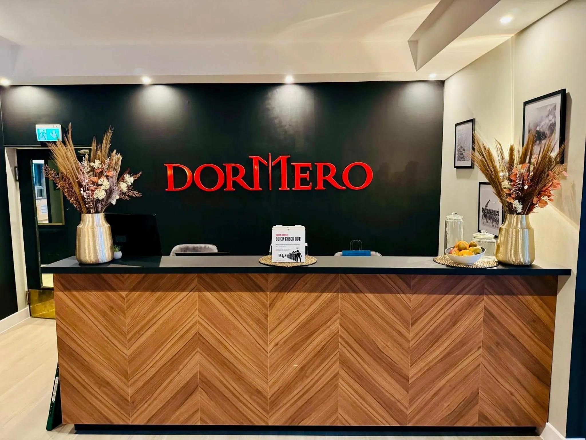 Lobby or reception in DORMERO Hotel Wilhelmshaven