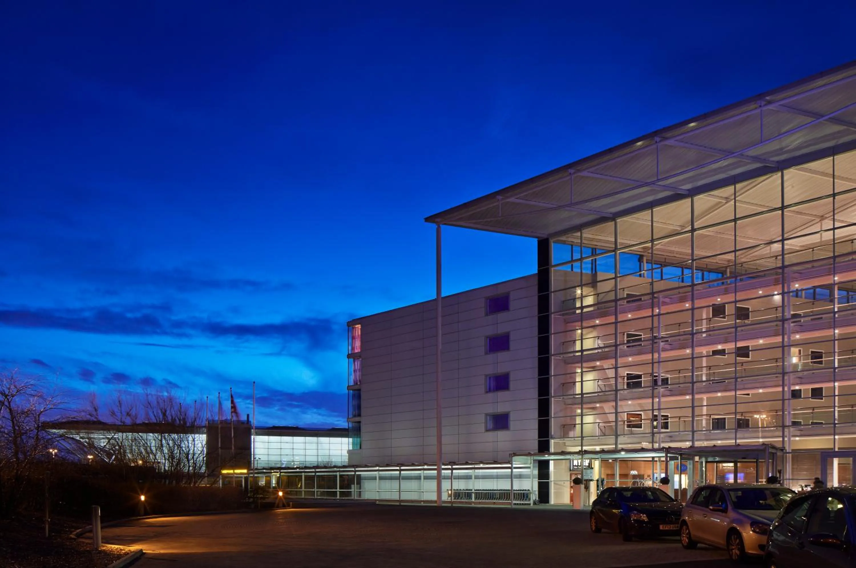 Facade/entrance in Radisson Blu Hotel London Stansted Airport