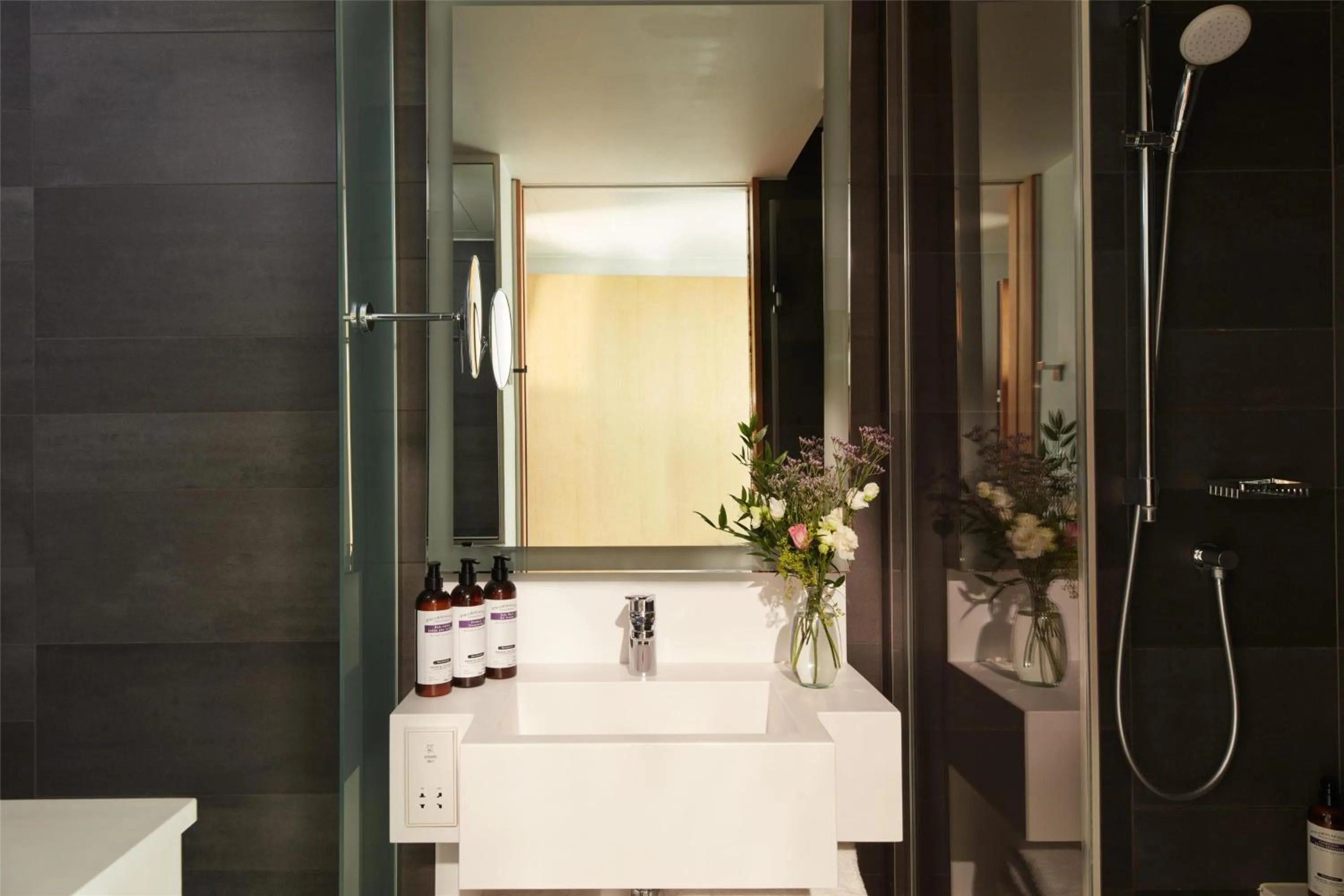 Bathroom in Hyatt Regency Paris Etoile