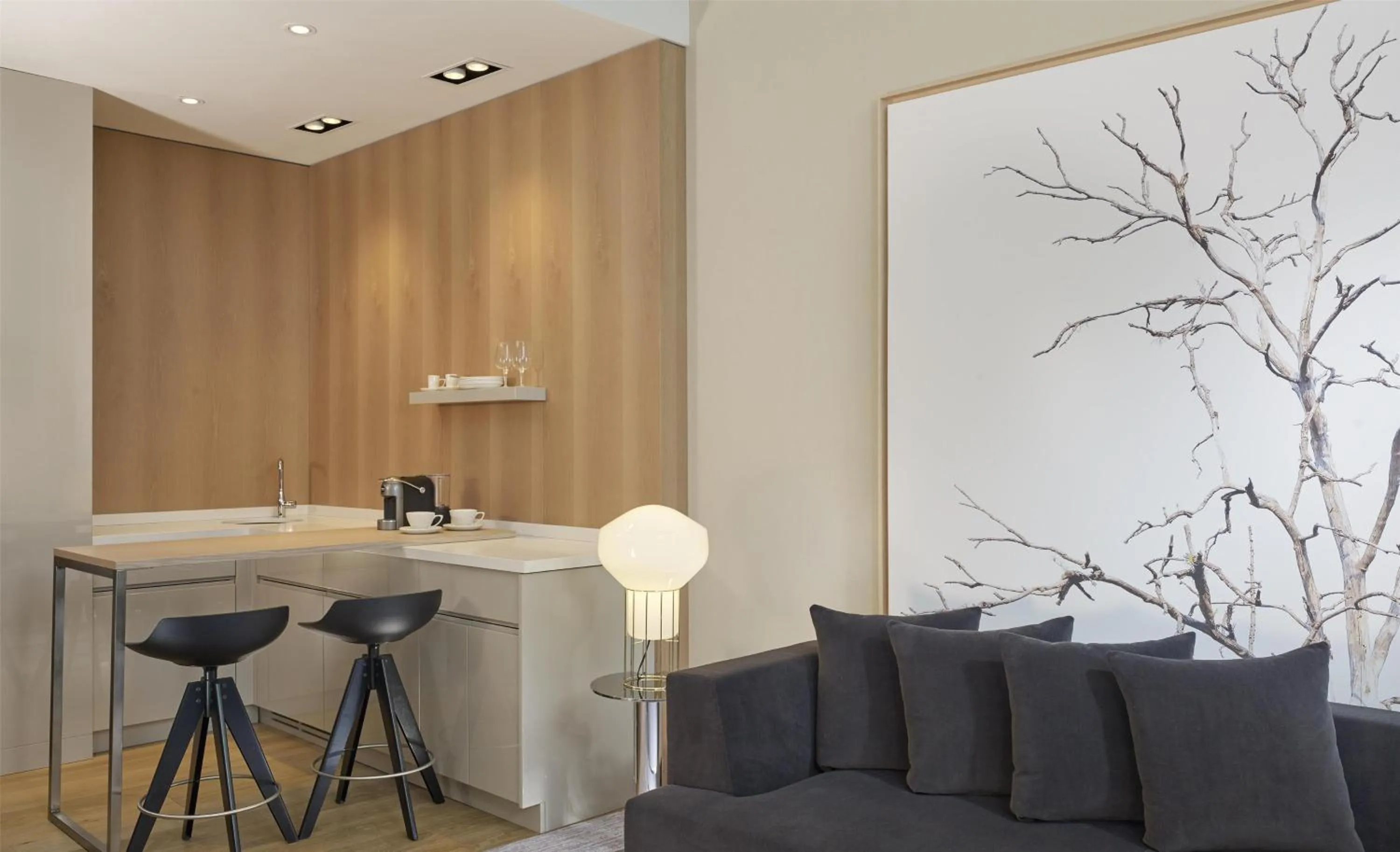 Photo of the whole room in Hyatt Regency Paris Etoile