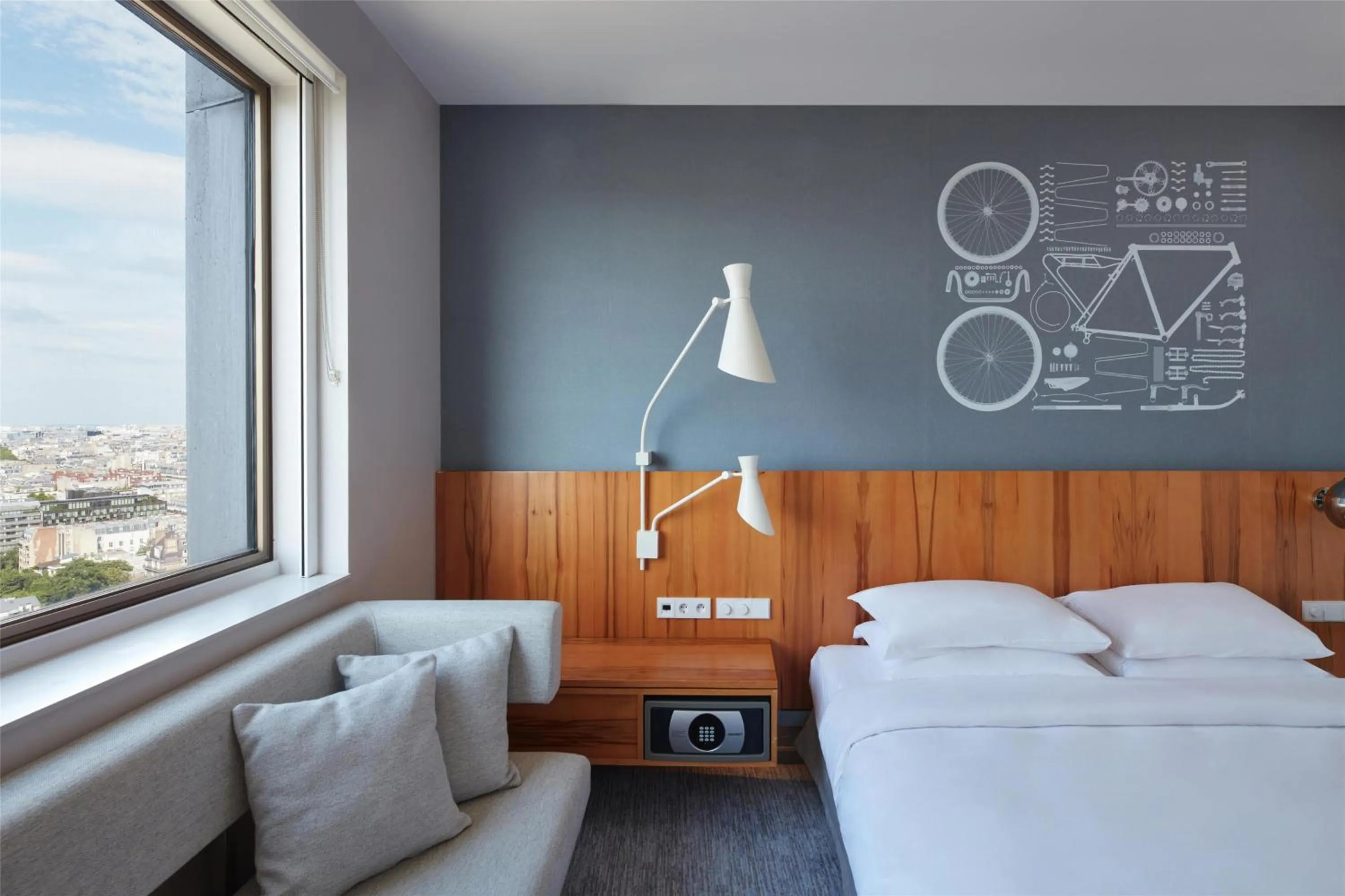 Bedroom, Bed in Hyatt Regency Paris Etoile