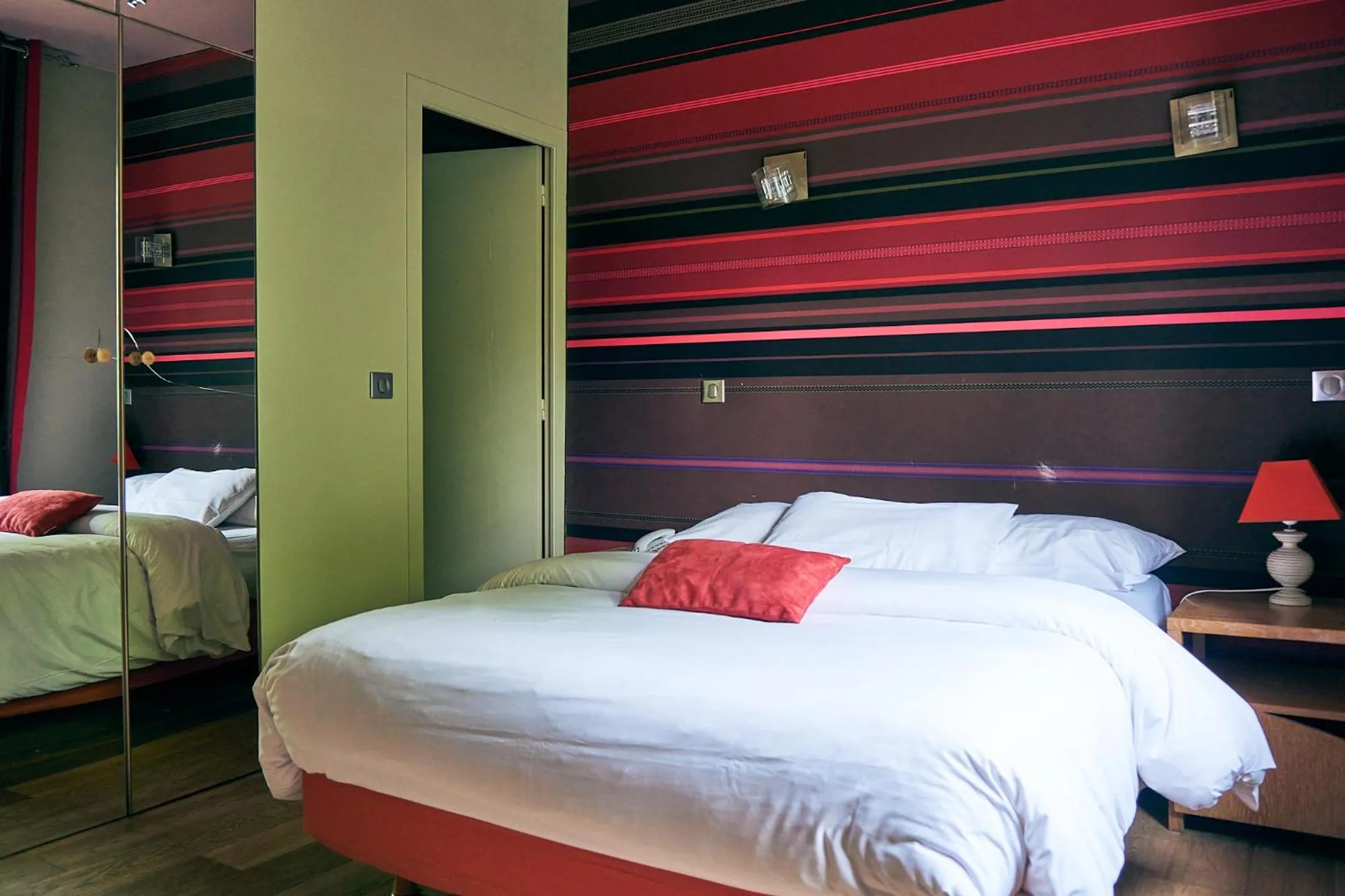 Bed in Le Vert Galant - Auberge Etchegorry