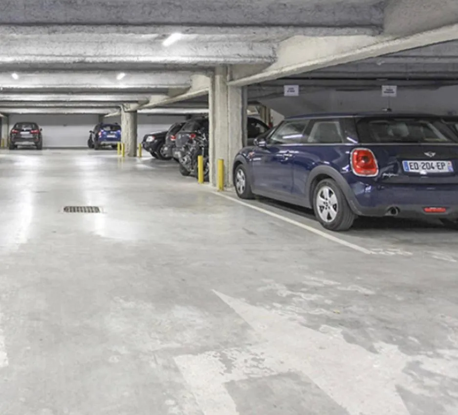 Parking in Le Vert Galant - Auberge Etchegorry