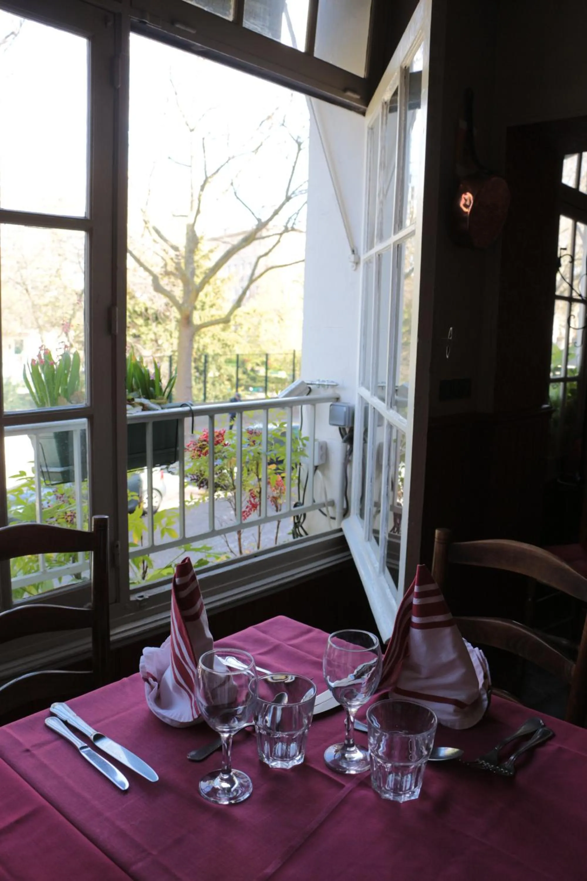 Restaurant/places to eat in Le Vert Galant - Auberge Etchegorry