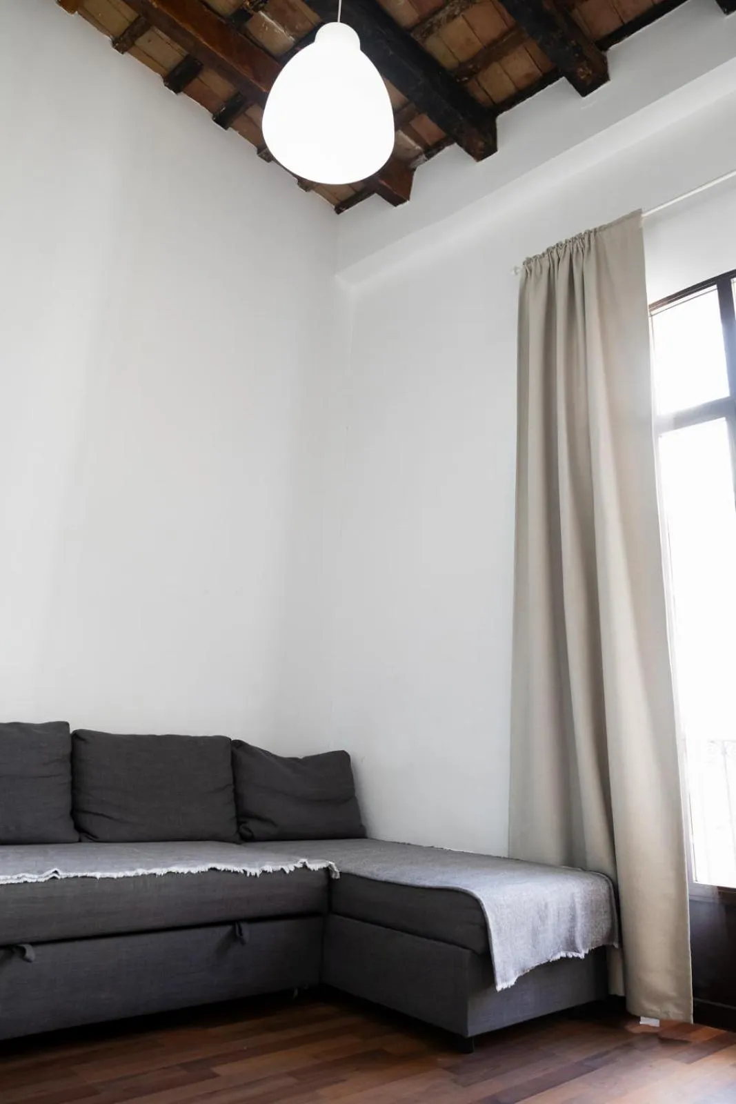 Living room, Bed in Up Town