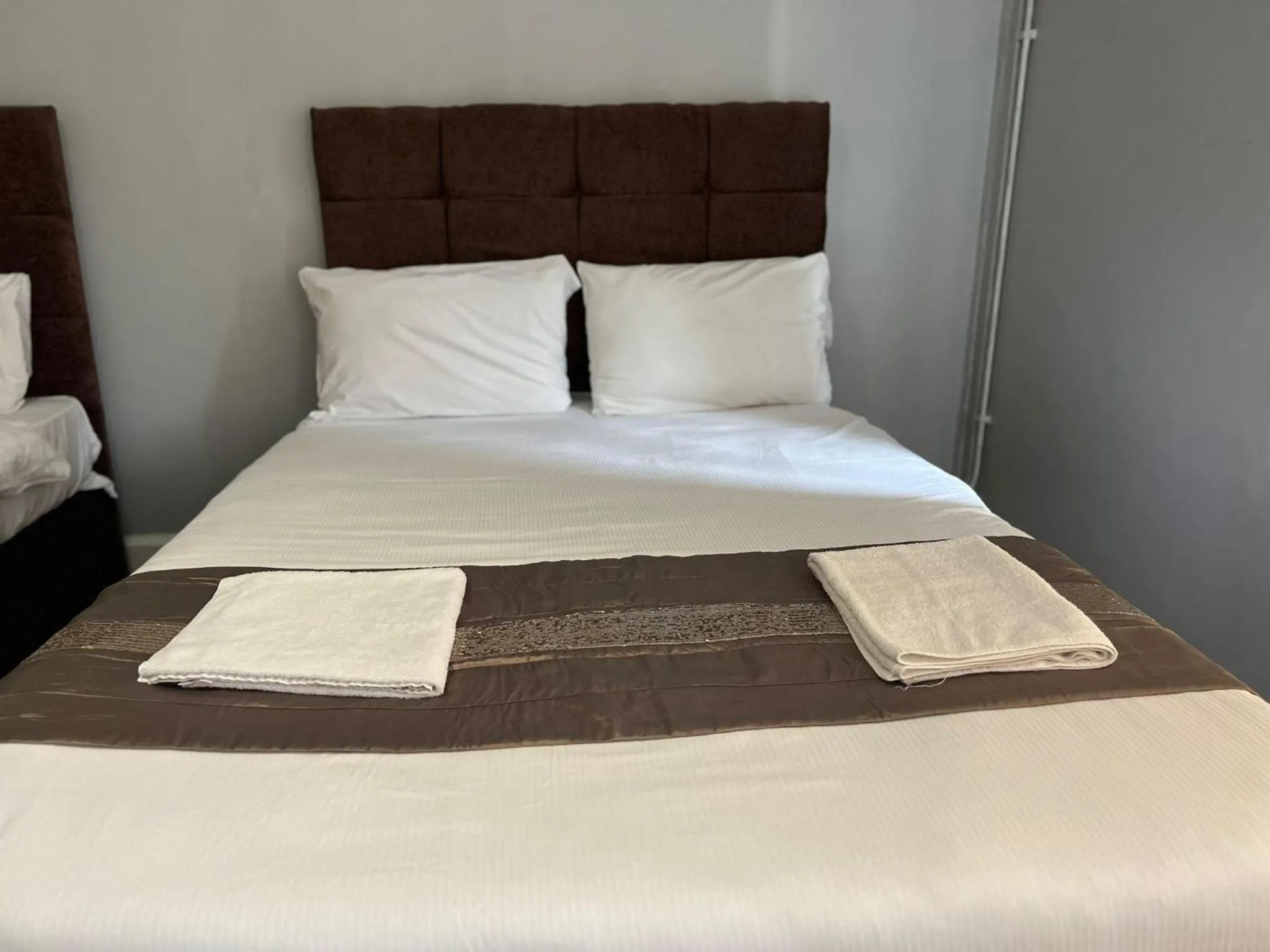 Bed in Assheton Hotel
