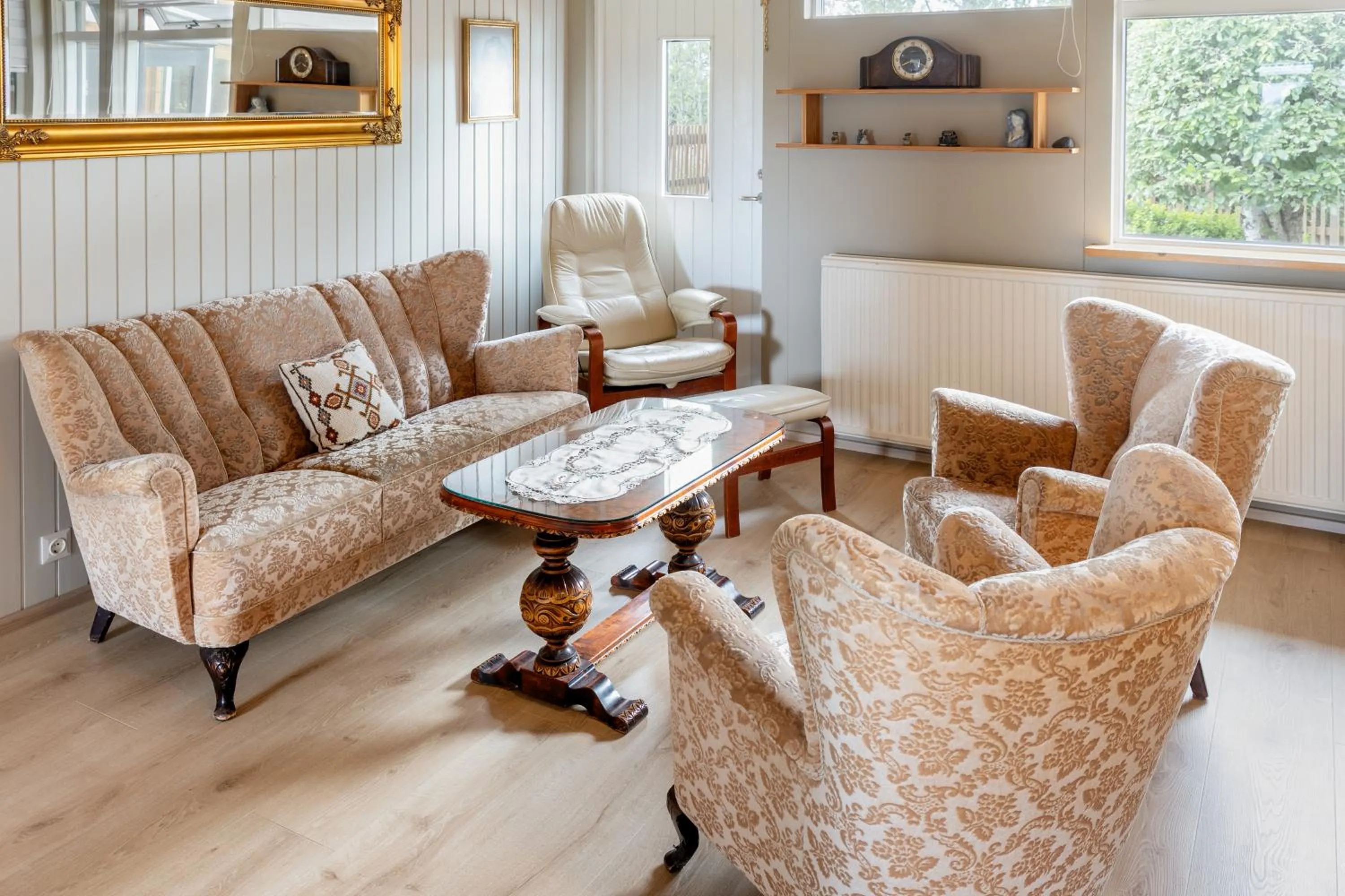 Living room in South Central Guesthouse