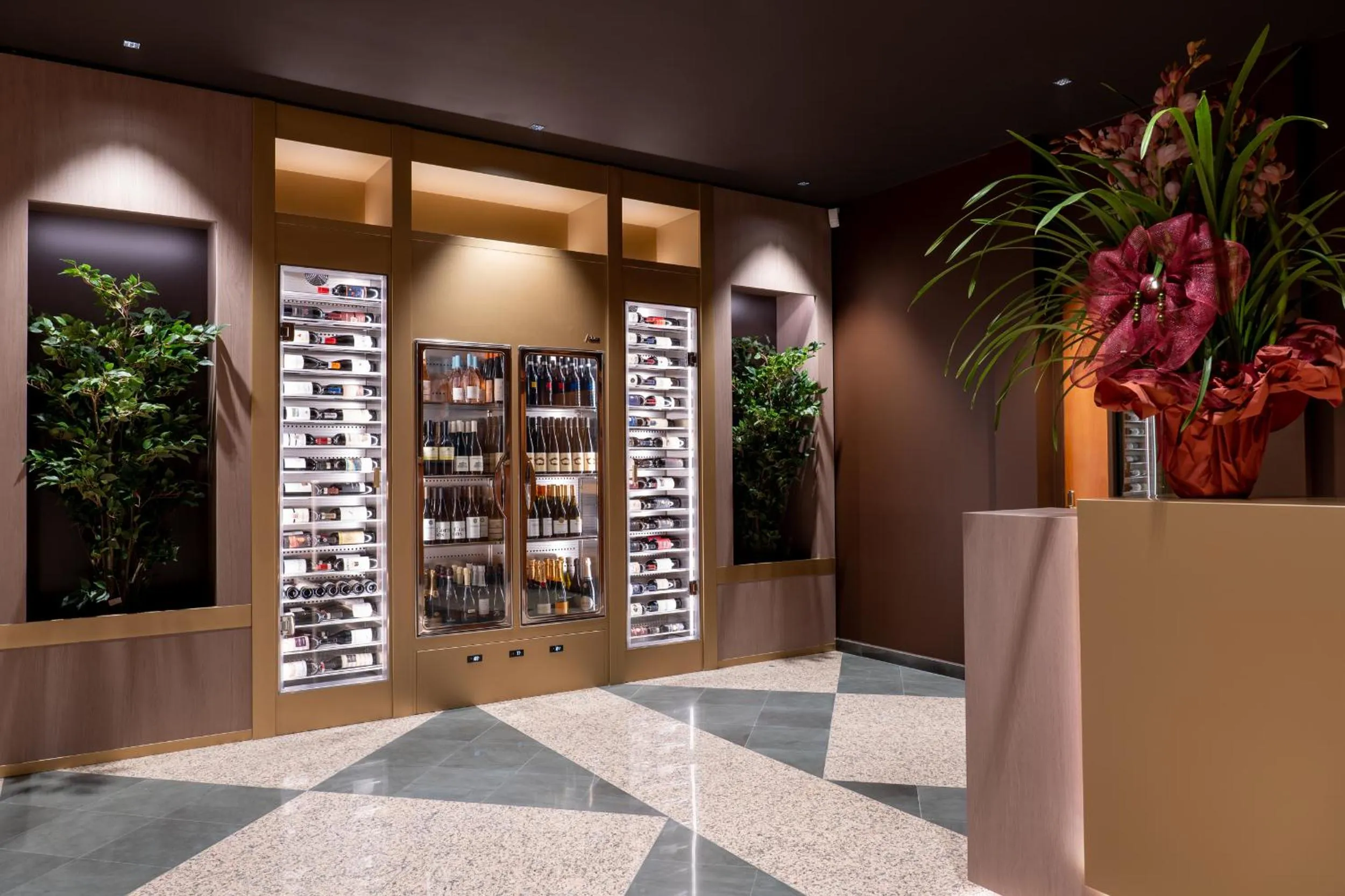 Restaurant/places to eat in Hotel Minerva