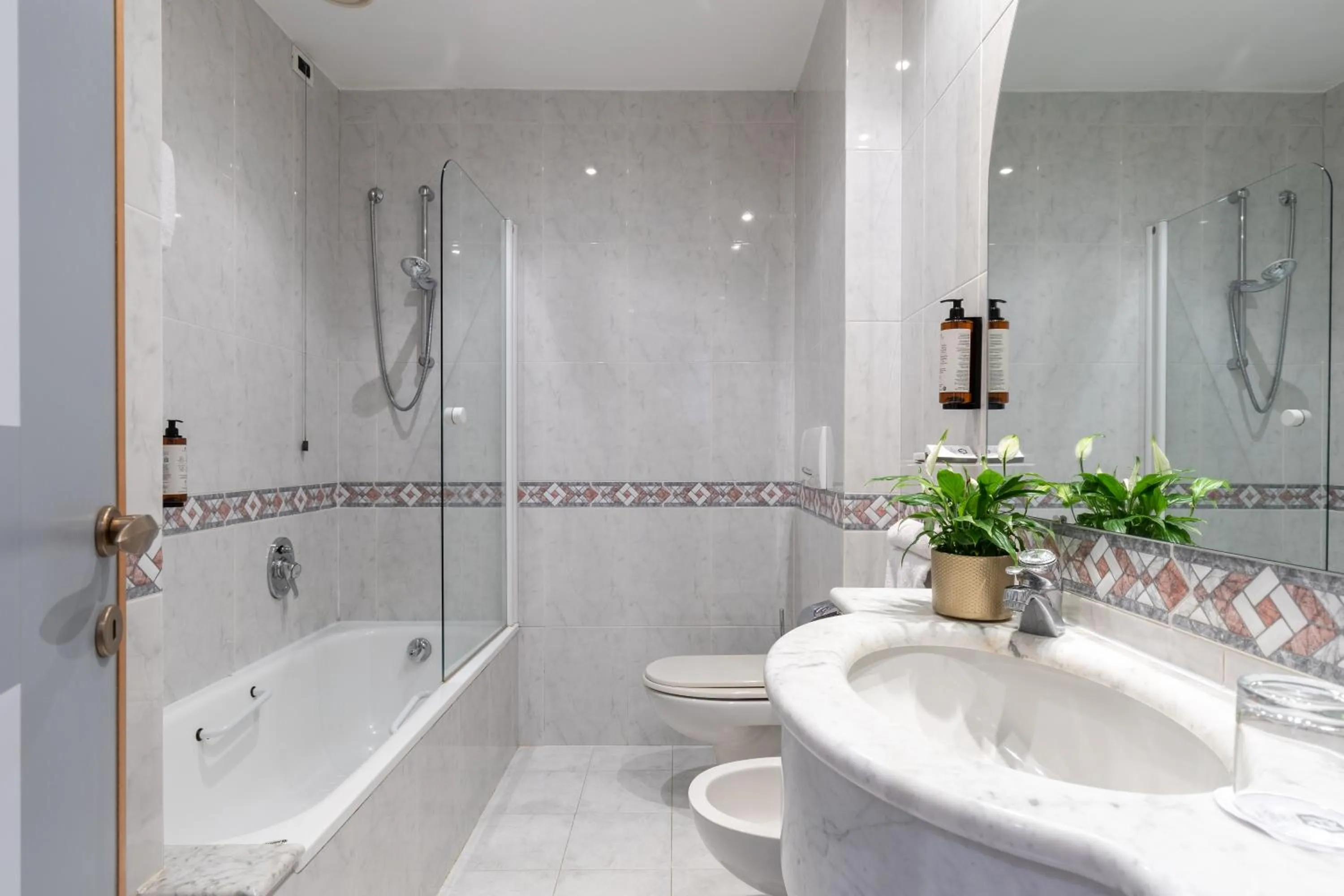 Bathroom in Hotel Minerva