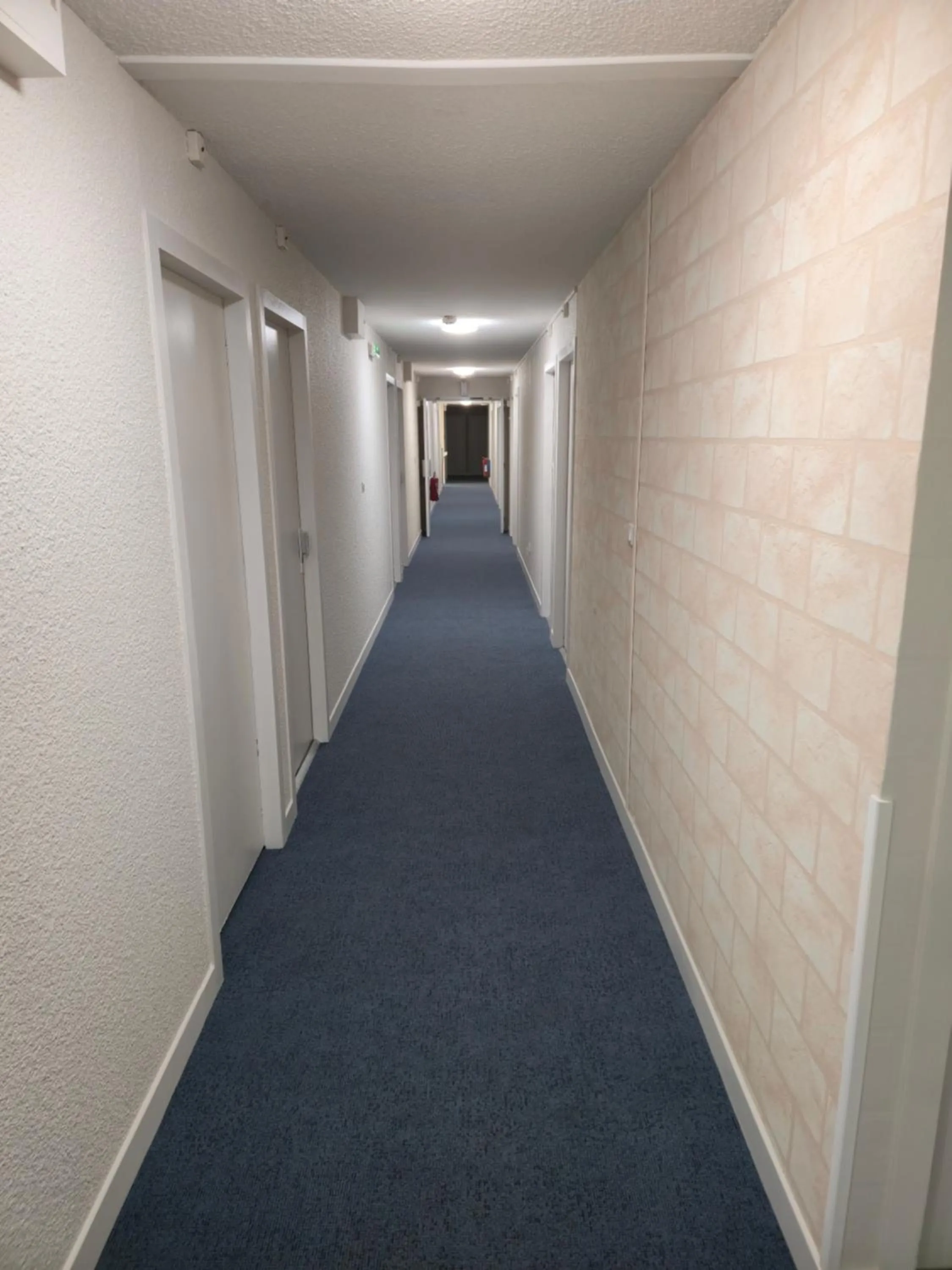 Property building in Logis Hôtel Come Inn