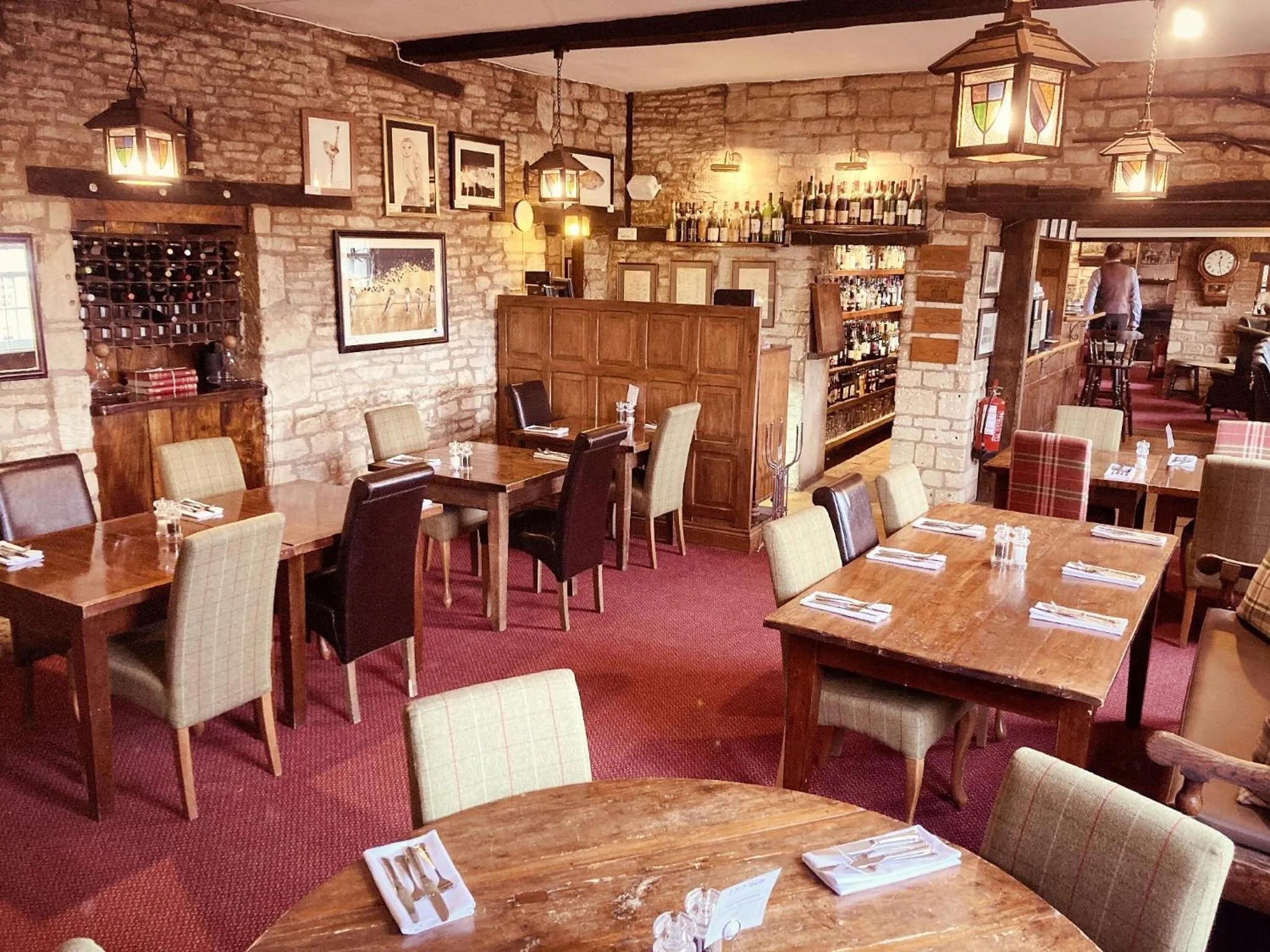 Food and drinks in Inn for All Seasons