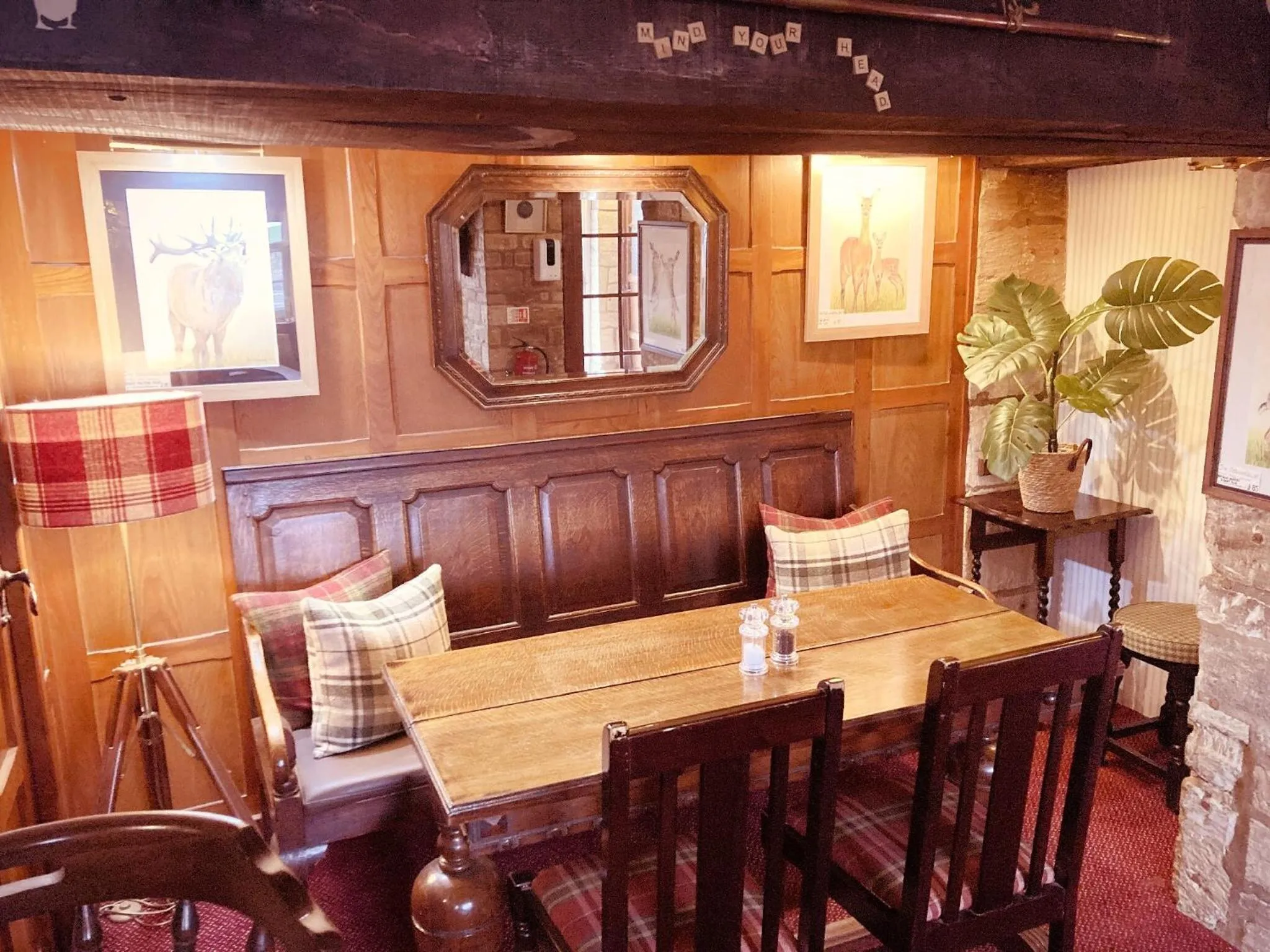 Lounge or bar in Inn for All Seasons