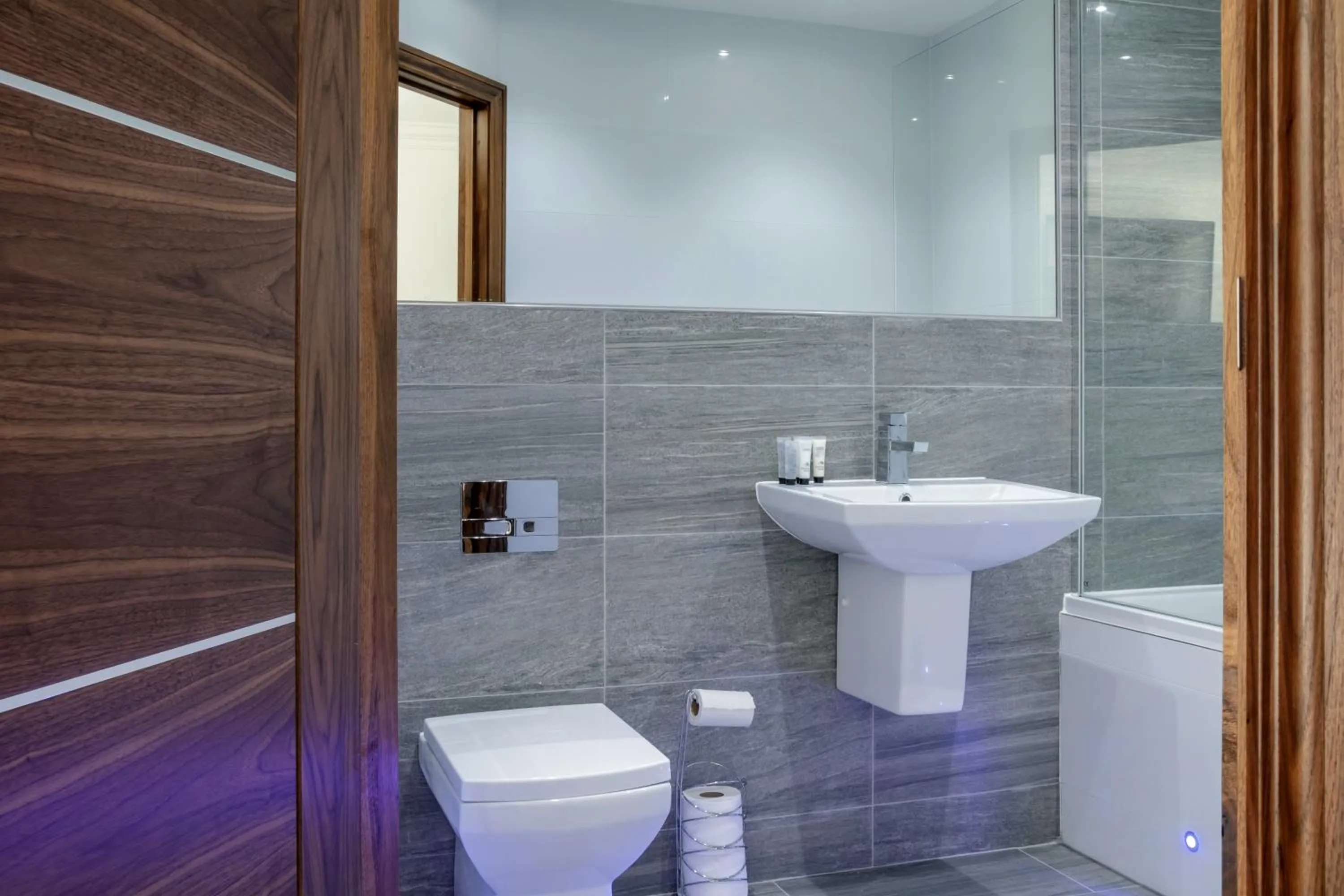 Bathroom in Canada Lodge and Lake