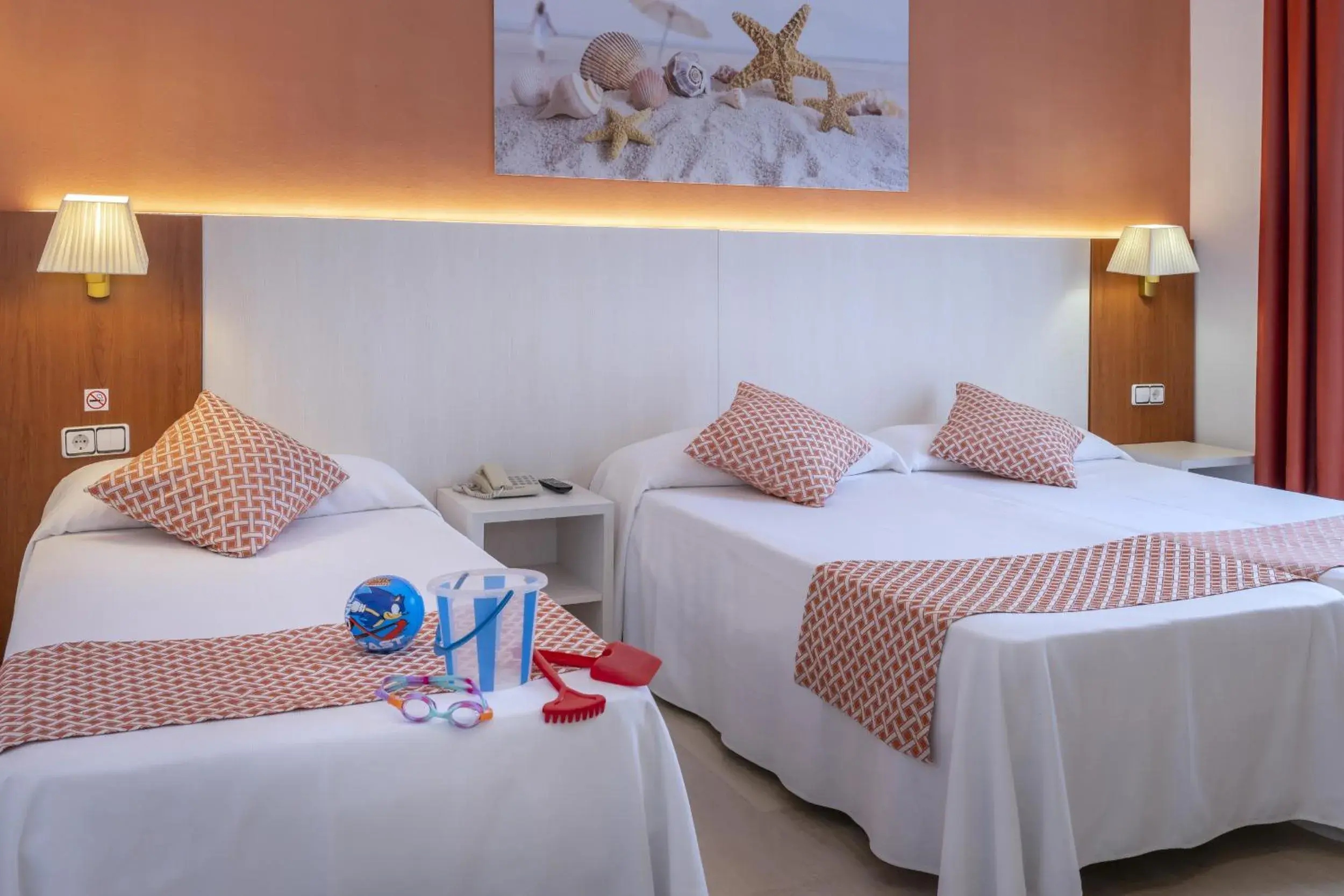 Double or Twin Room with Extra Bed (2 Adults + 1 Child) in GHT Balmes, Hotel-Aparthotel&SPLASH Double or Twin Room with Extra Bed (2 Adults + 1 Child) in GHT Balmes, Hotel-Aparthotel&SPLASH