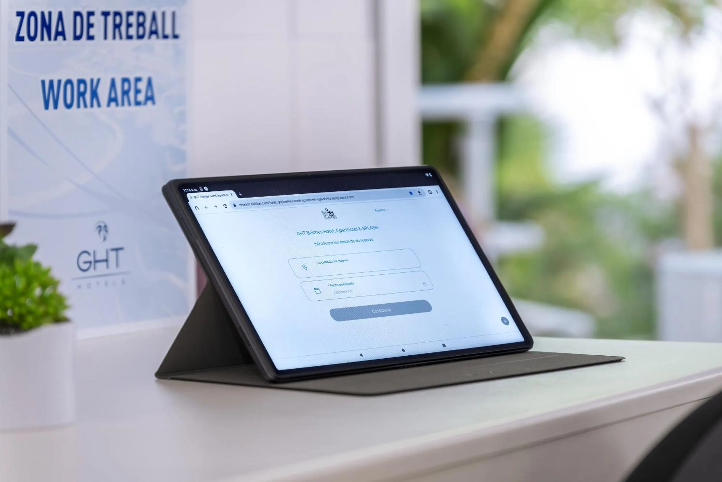 Lobby or reception in GHT Balmes, Hotel-Aparthotel&SPLASH