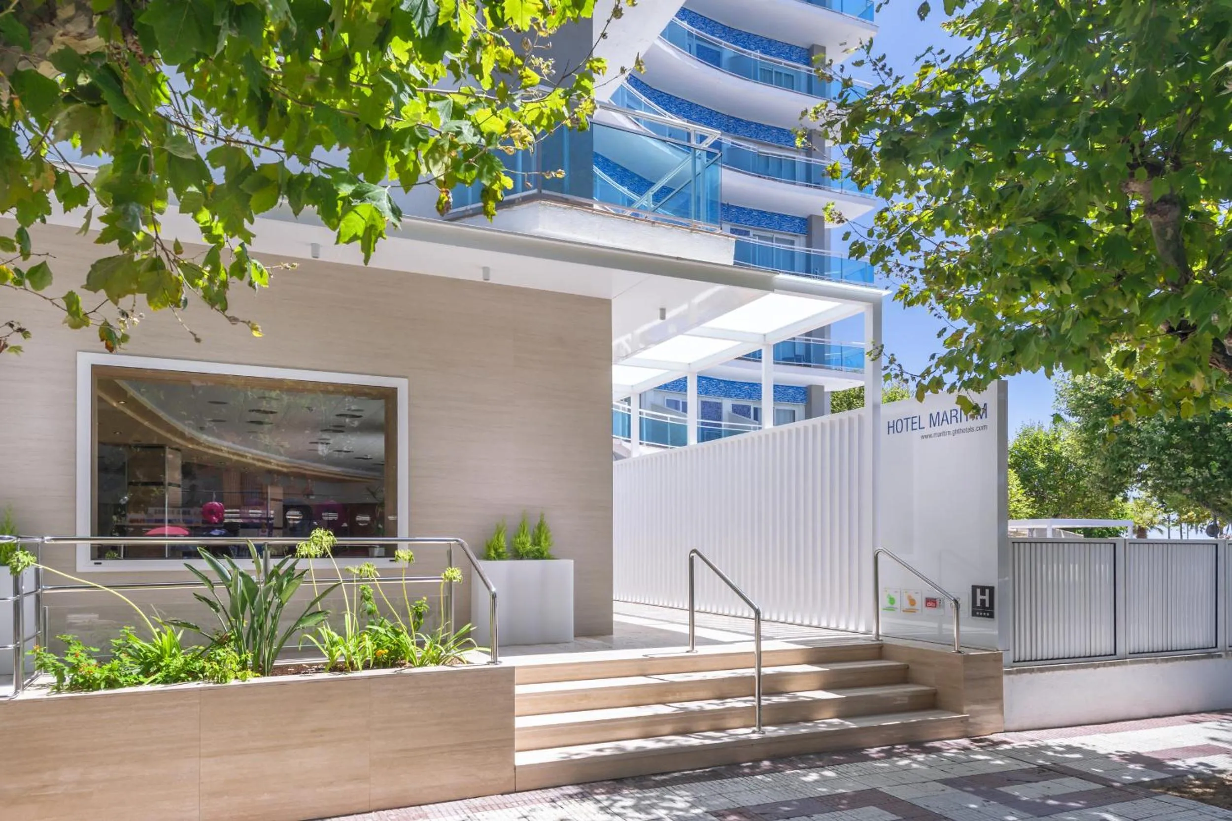 Facade/entrance in GHT Maritim