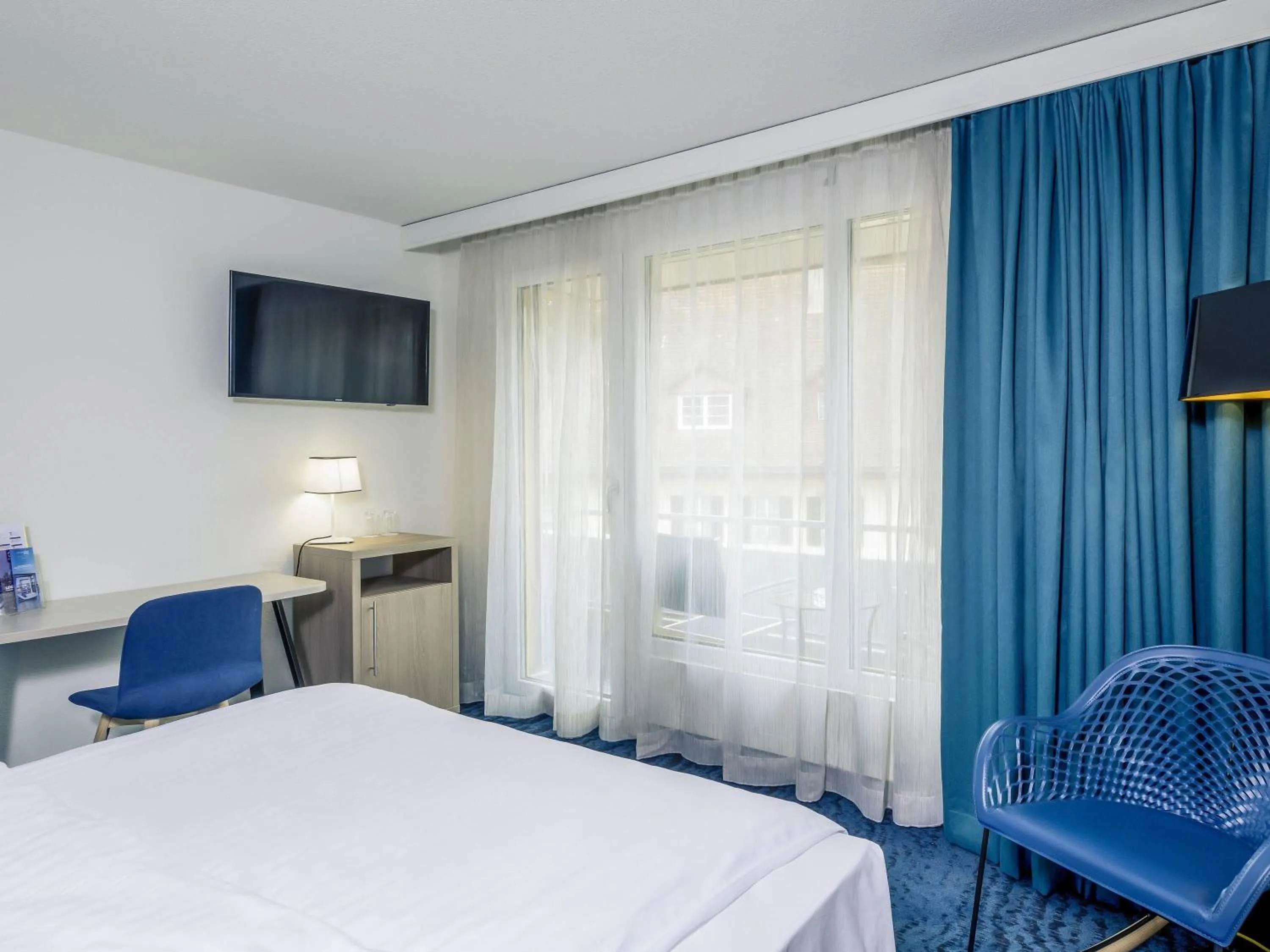 Bedroom, Bed in Mercure Lenzburg Krone