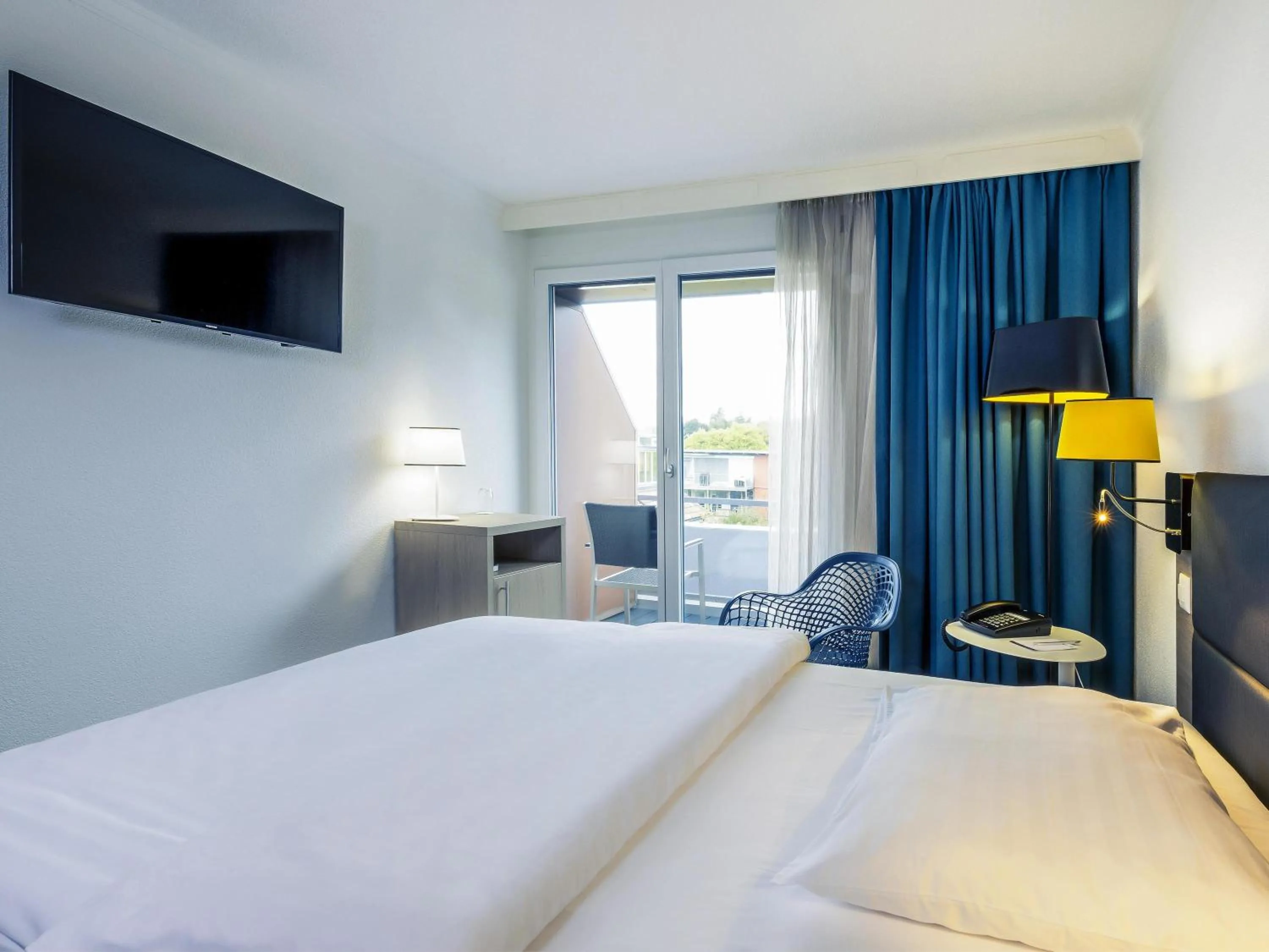 Bedroom, Bed in Mercure Lenzburg Krone