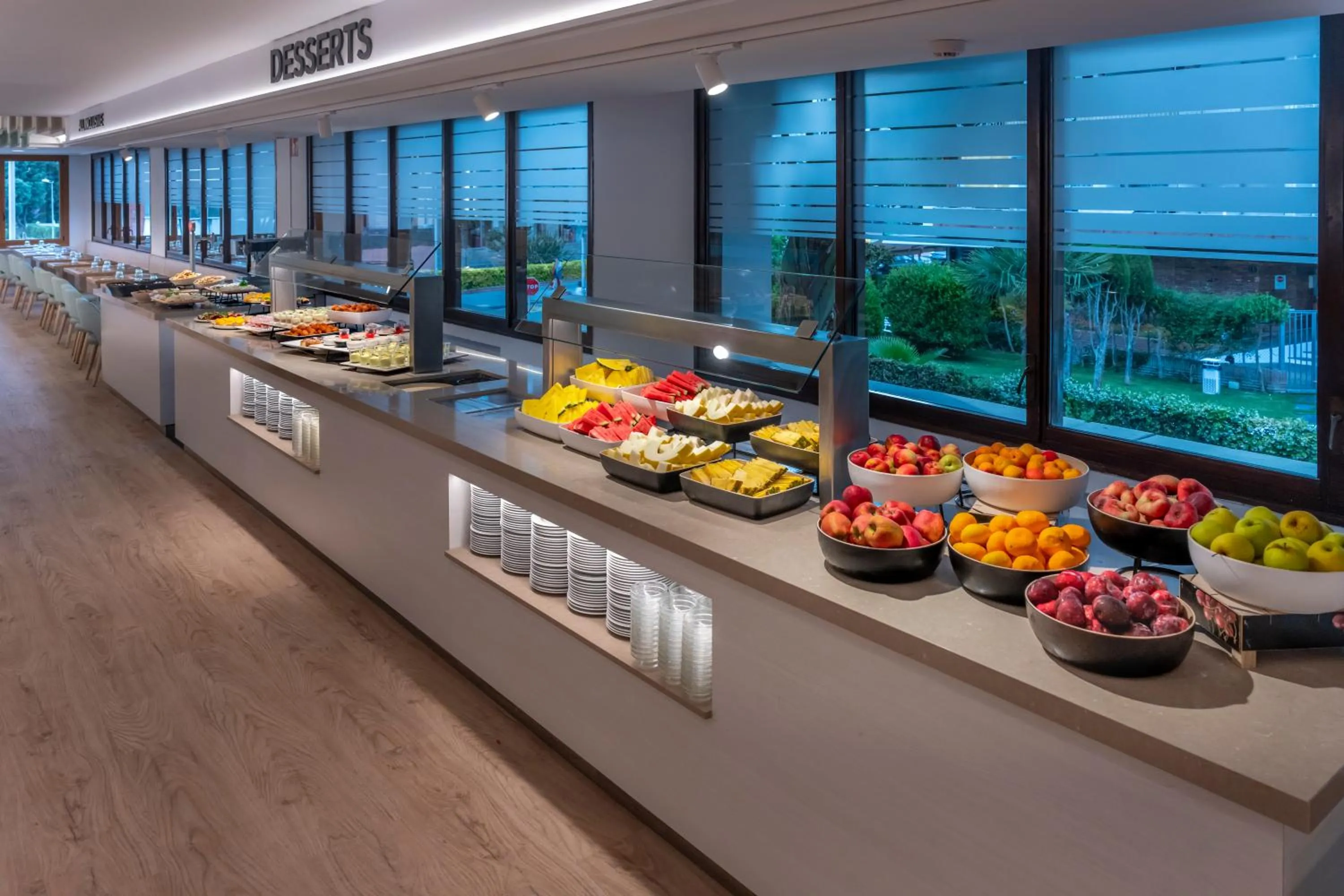 Food and drinks in GHT Oasis Park & Spa