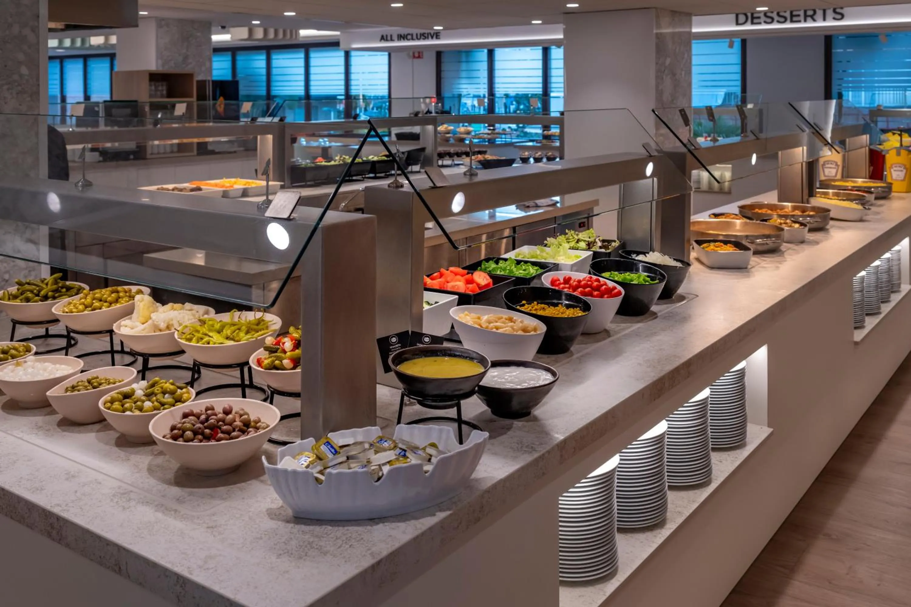 Food and drinks in GHT Oasis Park & Spa