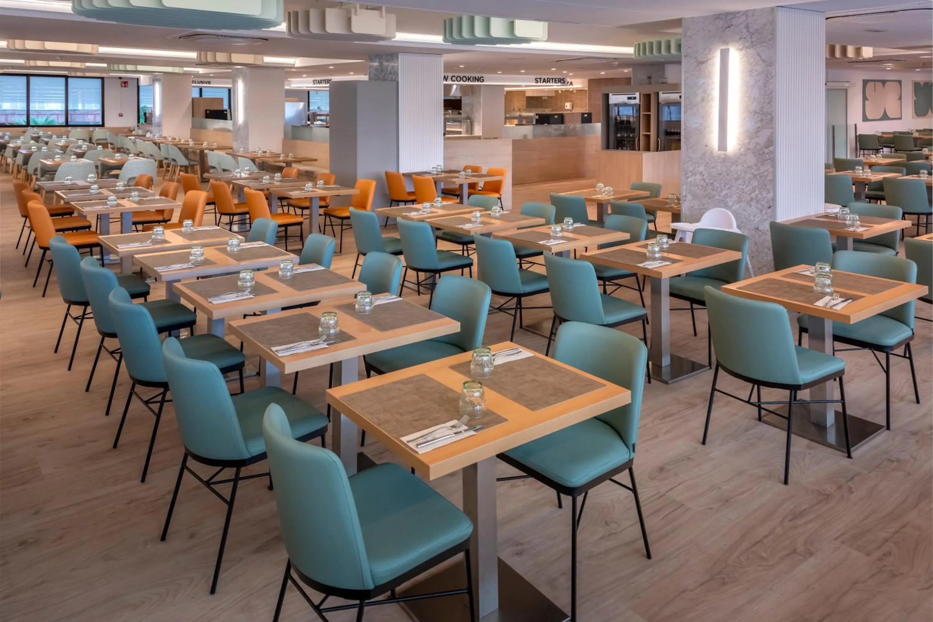 Restaurant/places to eat in GHT Oasis Park & Spa