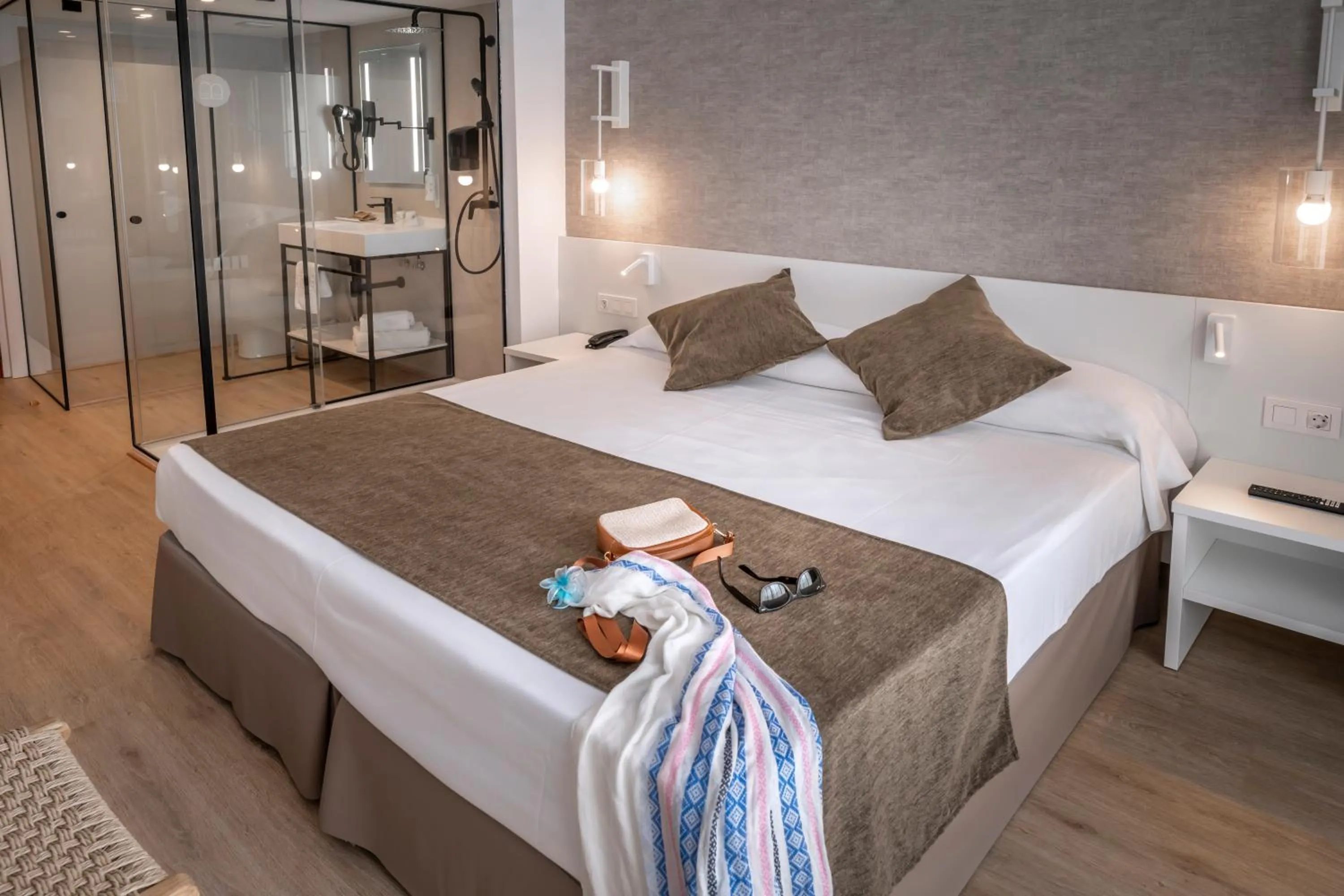 Photo of the whole room, Bed in GHT Costa Brava & Spa