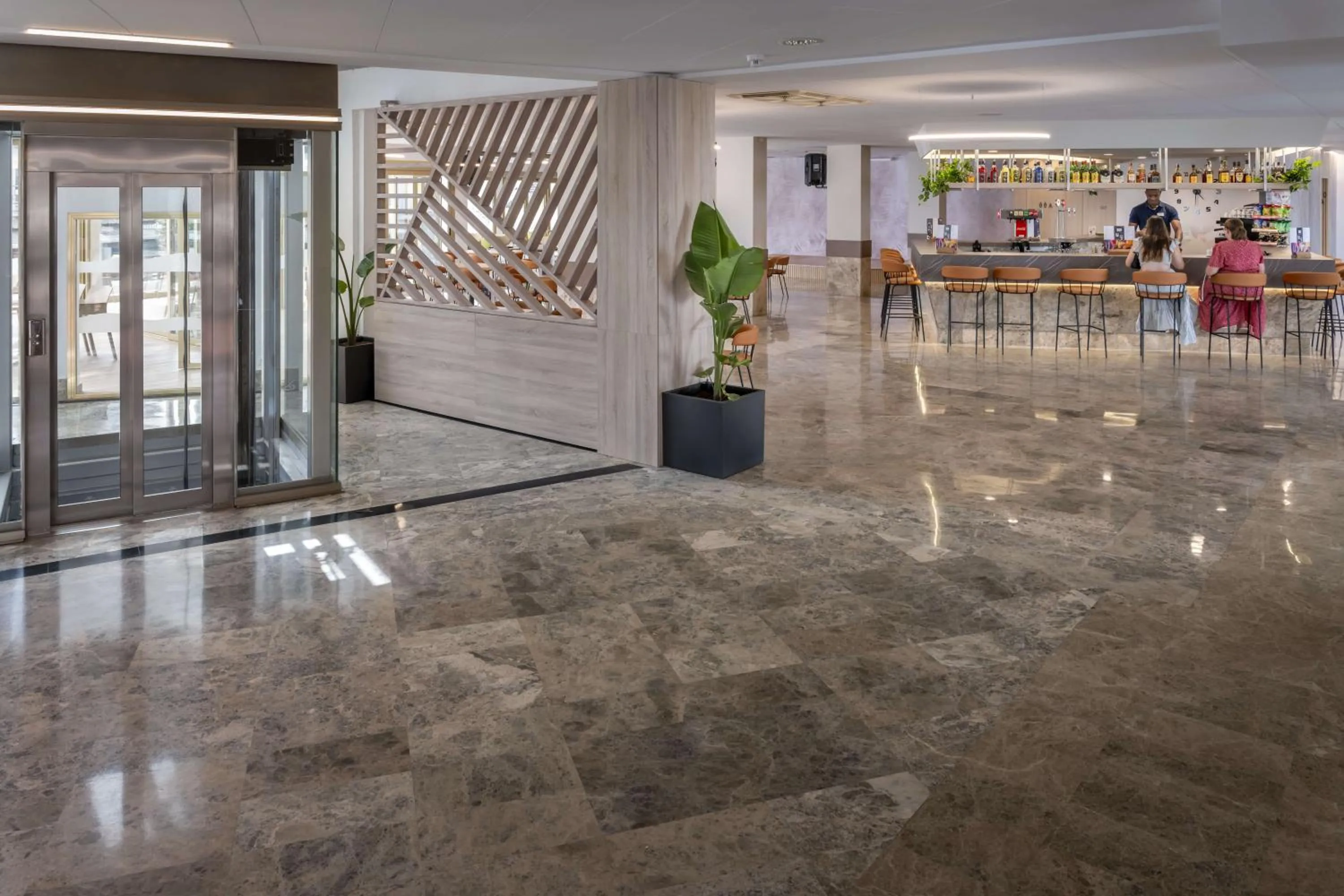 Lounge or bar in GHT Costa Brava & Spa