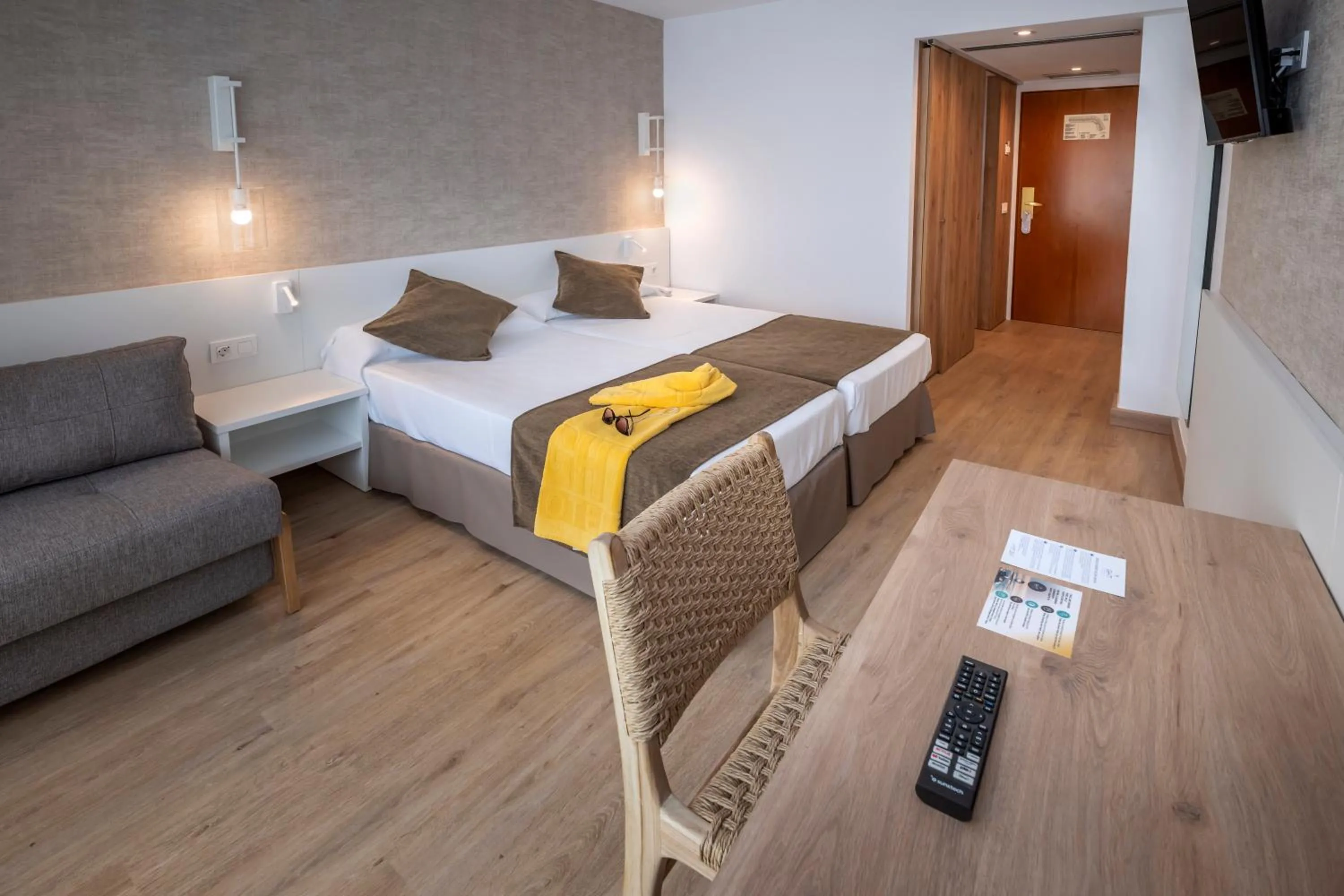 Photo of the whole room, Bed in GHT Costa Brava & Spa