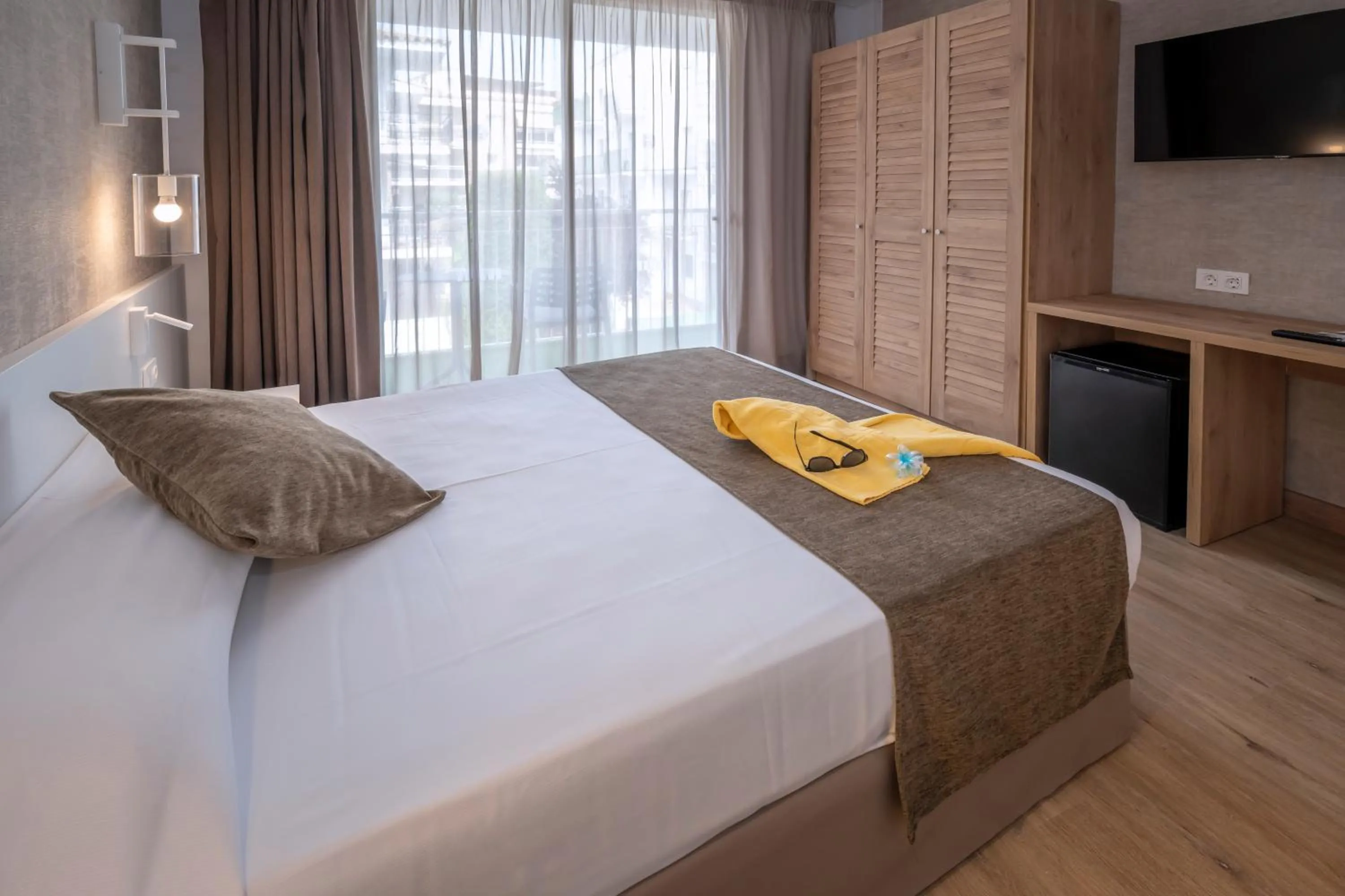 Photo of the whole room, Bed in GHT Costa Brava & Spa