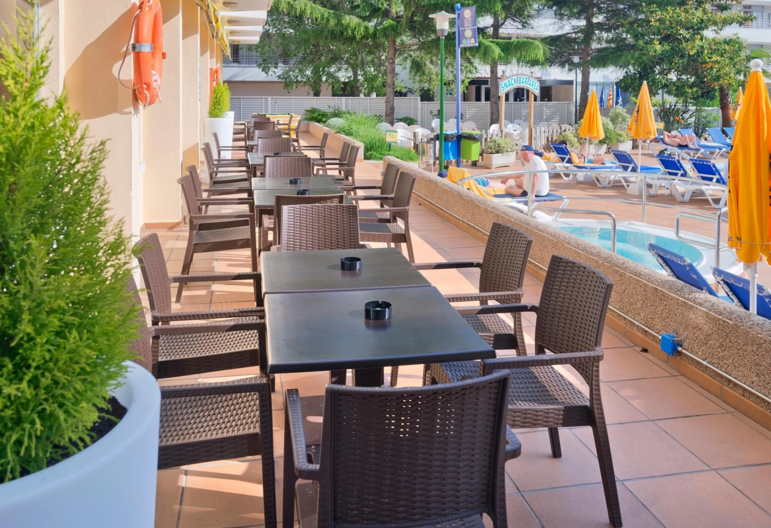 Restaurant/places to eat in GHT Oasis Tossa & Spa