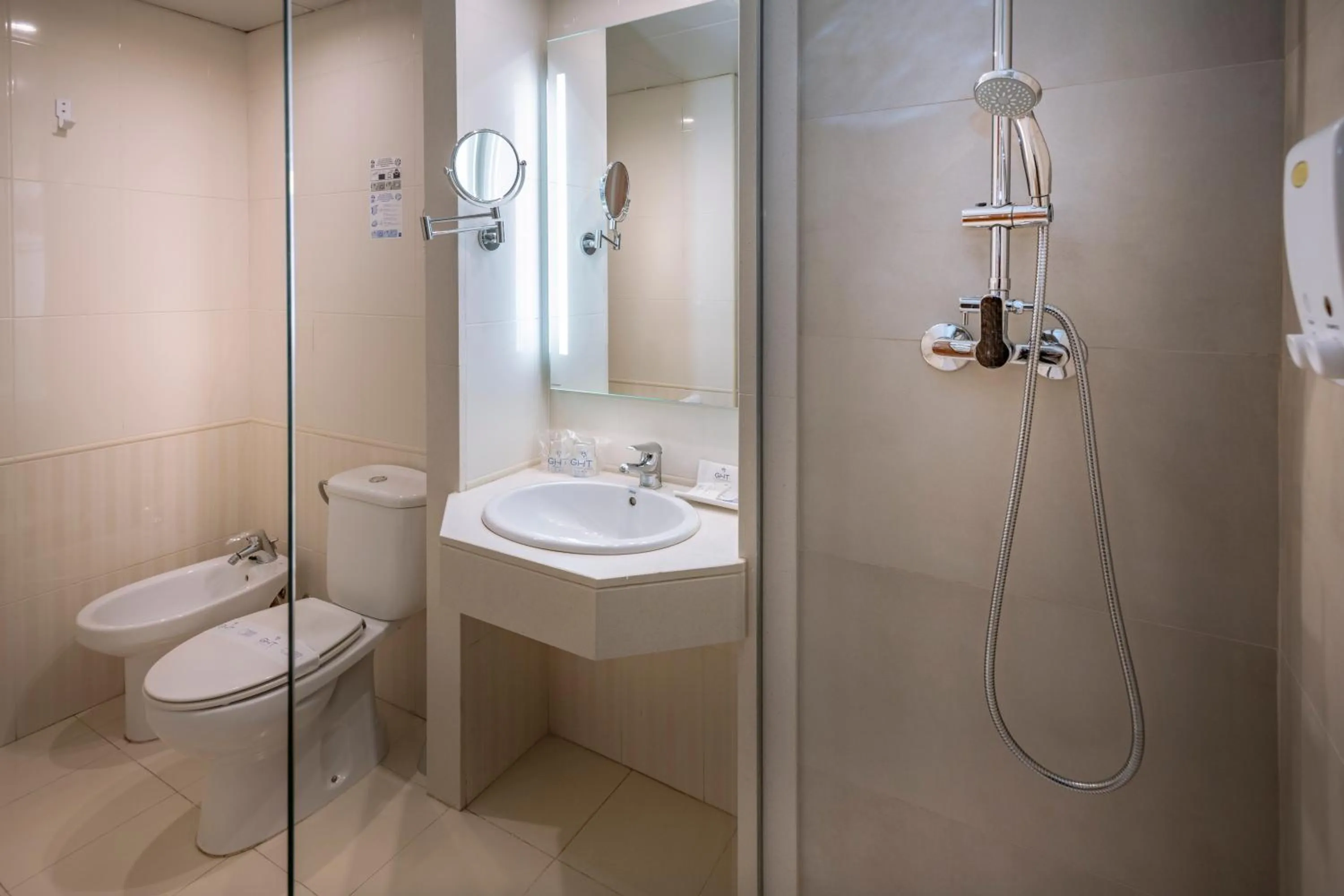 Shower in GHT Oasis Tossa & Spa